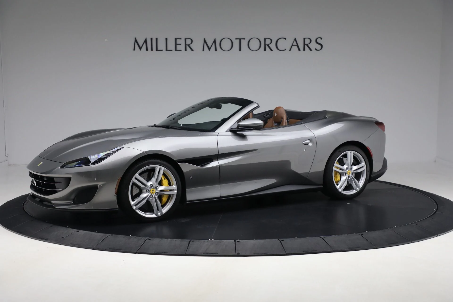 mph002_1943394940_Used_2019_Ferrari_Portofino_d7ec354904
