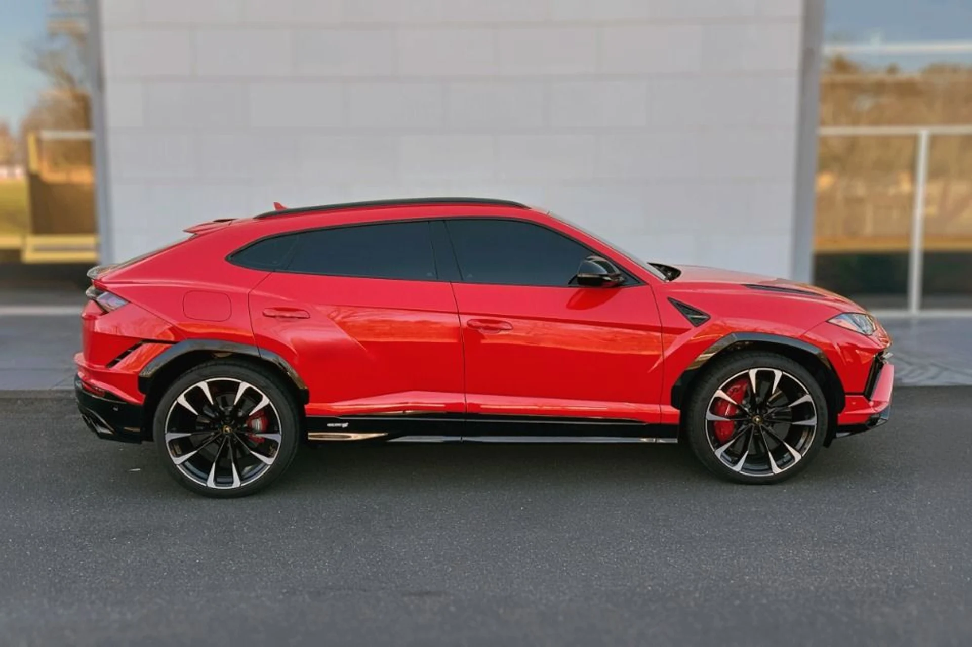 mph002_1952755518_Used_2024_Lamborghini_Urus_S_1766489865_d17b1b884d