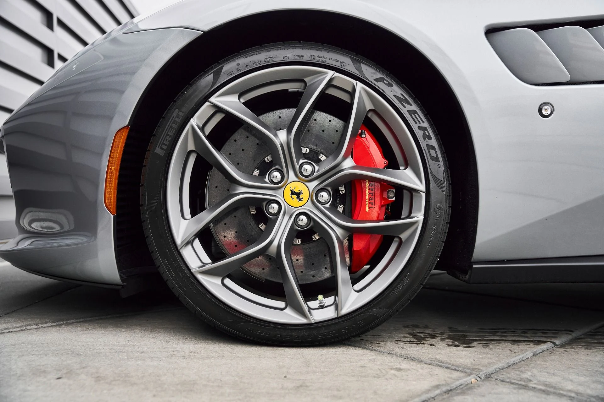 mph002_1956069435_Used_2020_Ferrari_GTC_4_Lusso_T_1766785837_08978ff32e