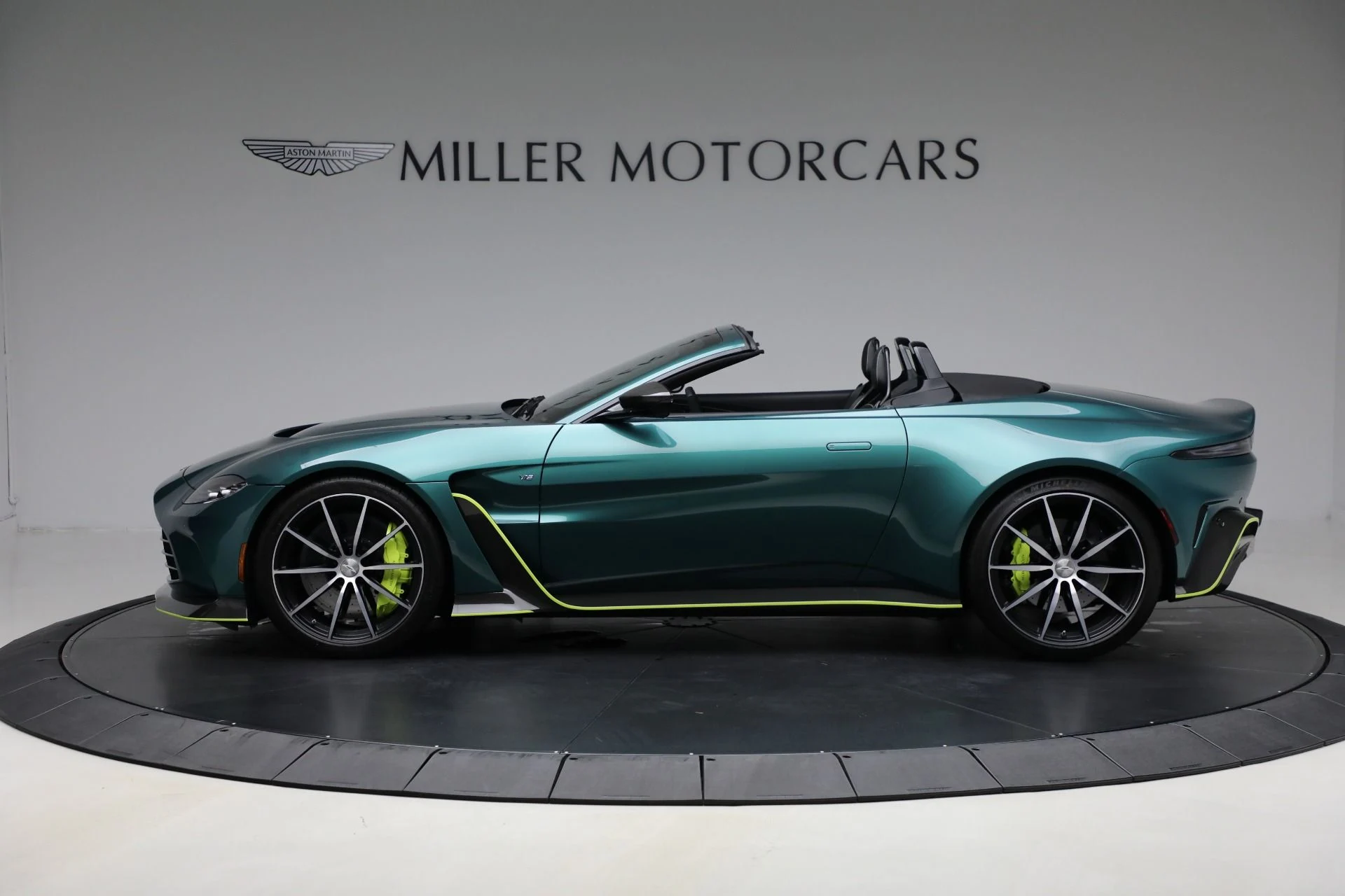 mph002_1959727608_Used_2023_Aston_Martin_Vantage_V12_b255b9199c