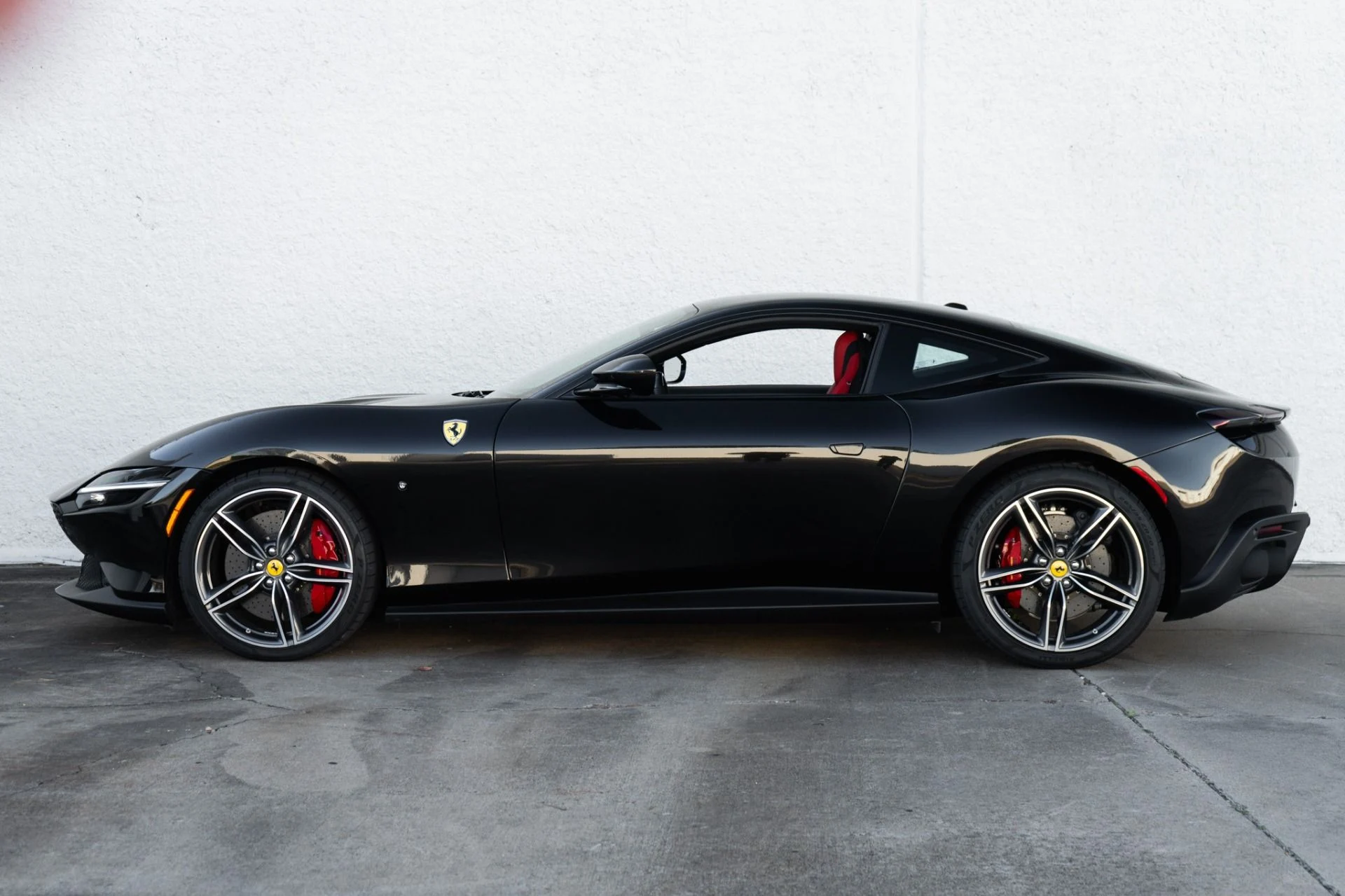 mph002_1965315389_Used_2023_Ferrari_Roma_1772236183_8fbca8c148