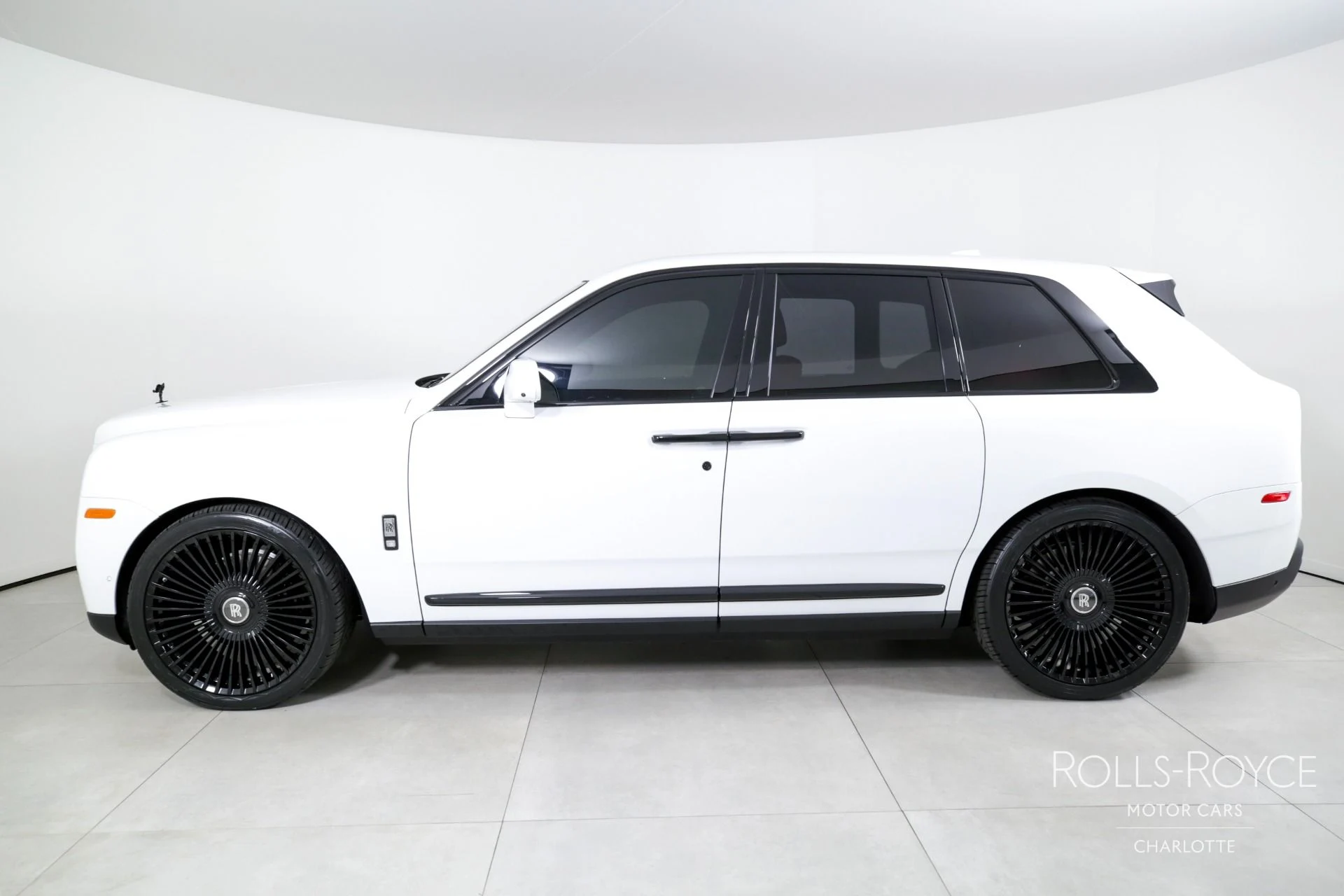 mph002_1970086841_Used_2023_Rolls_Royce_Cullinan_1744926218_b31c9cfdc3