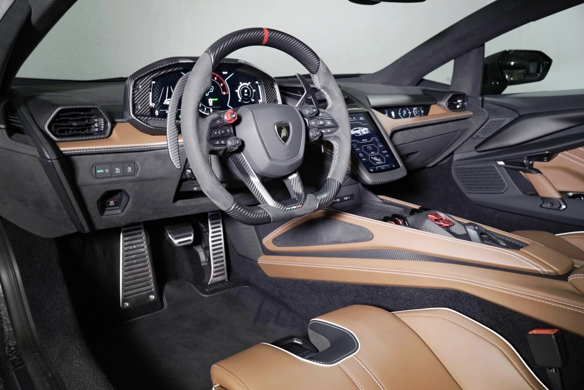 mph002_1974871293_Used_2025_Lamborghini_Revuelto_1783106946_1b252a1a25