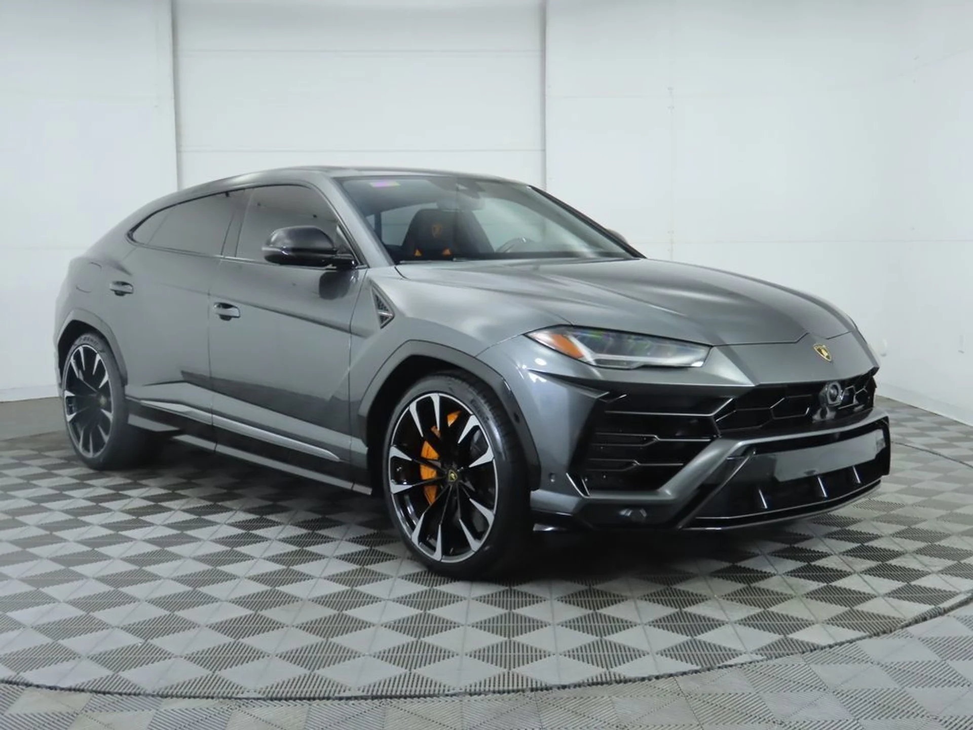 mph002_19883420_used_2020_lamborghini_urus_awd_8119_22948232_3_1024_7cdfe86c3e
