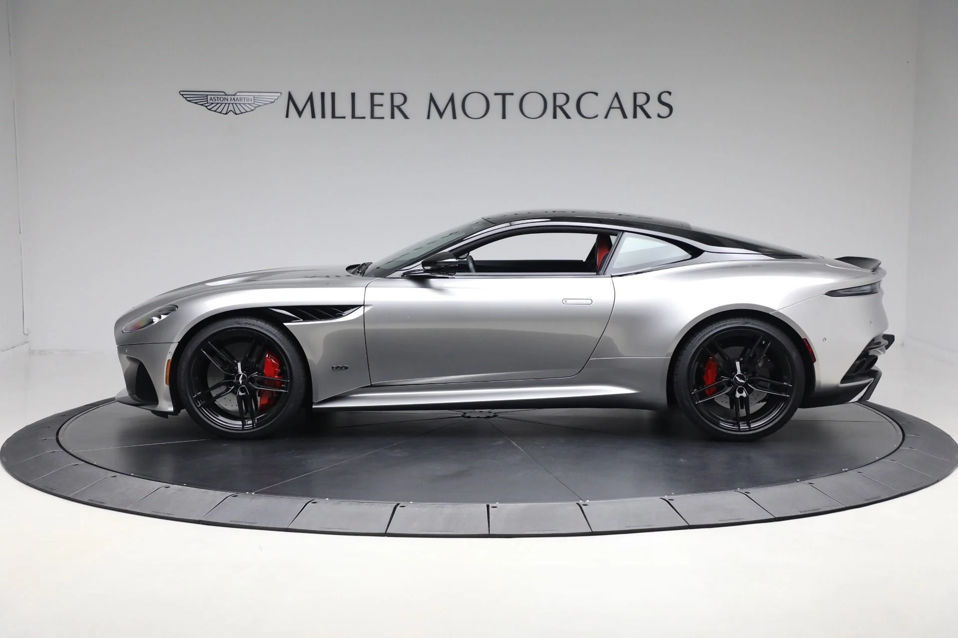 mph002_1988896948_Used_2023_Aston_Martin_DBS_Superleggera_b8fa57e7b5