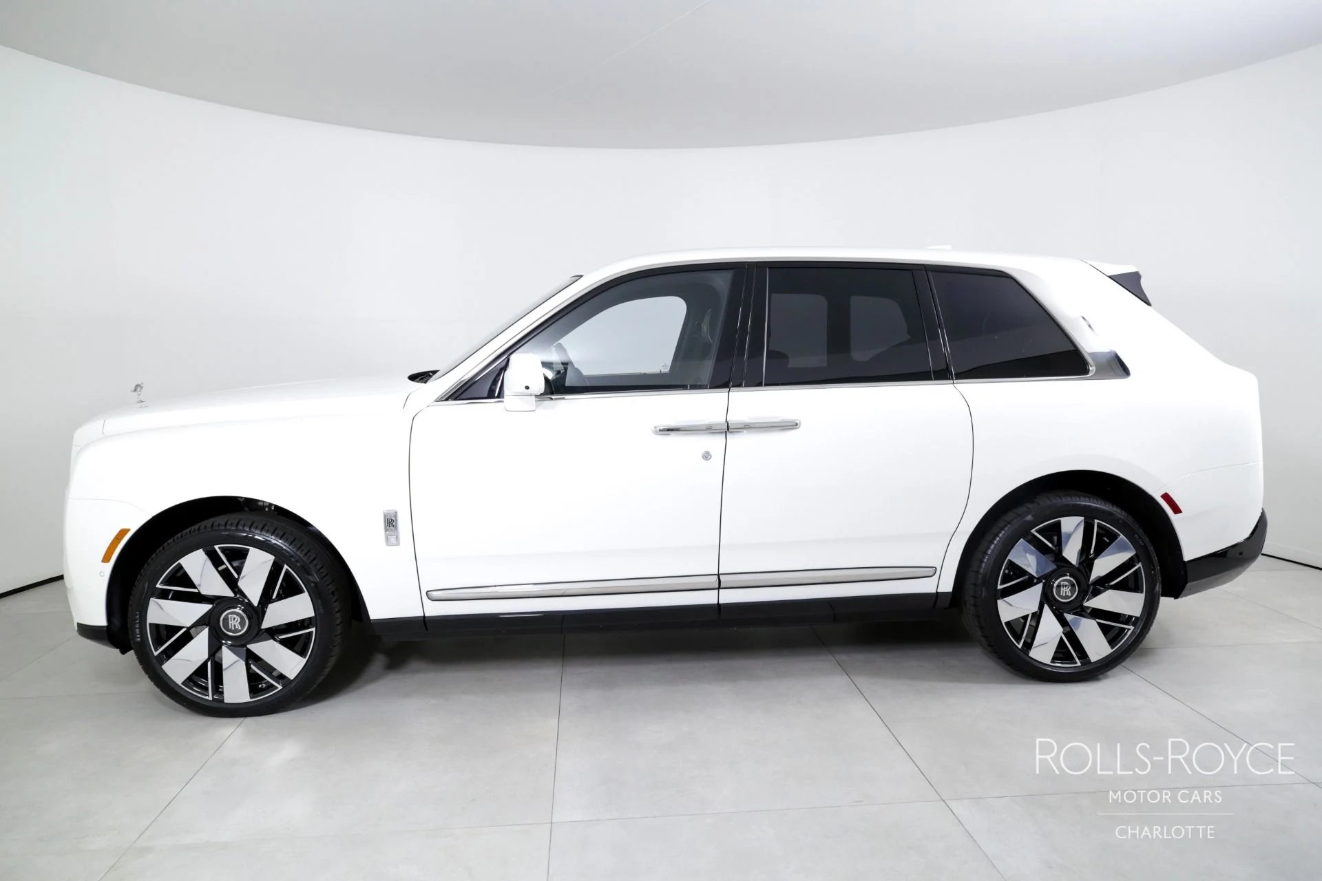 mph002_1989770257_Used_2025_Rolls_Royce_Cullinan_1732210951_4b6fca584e