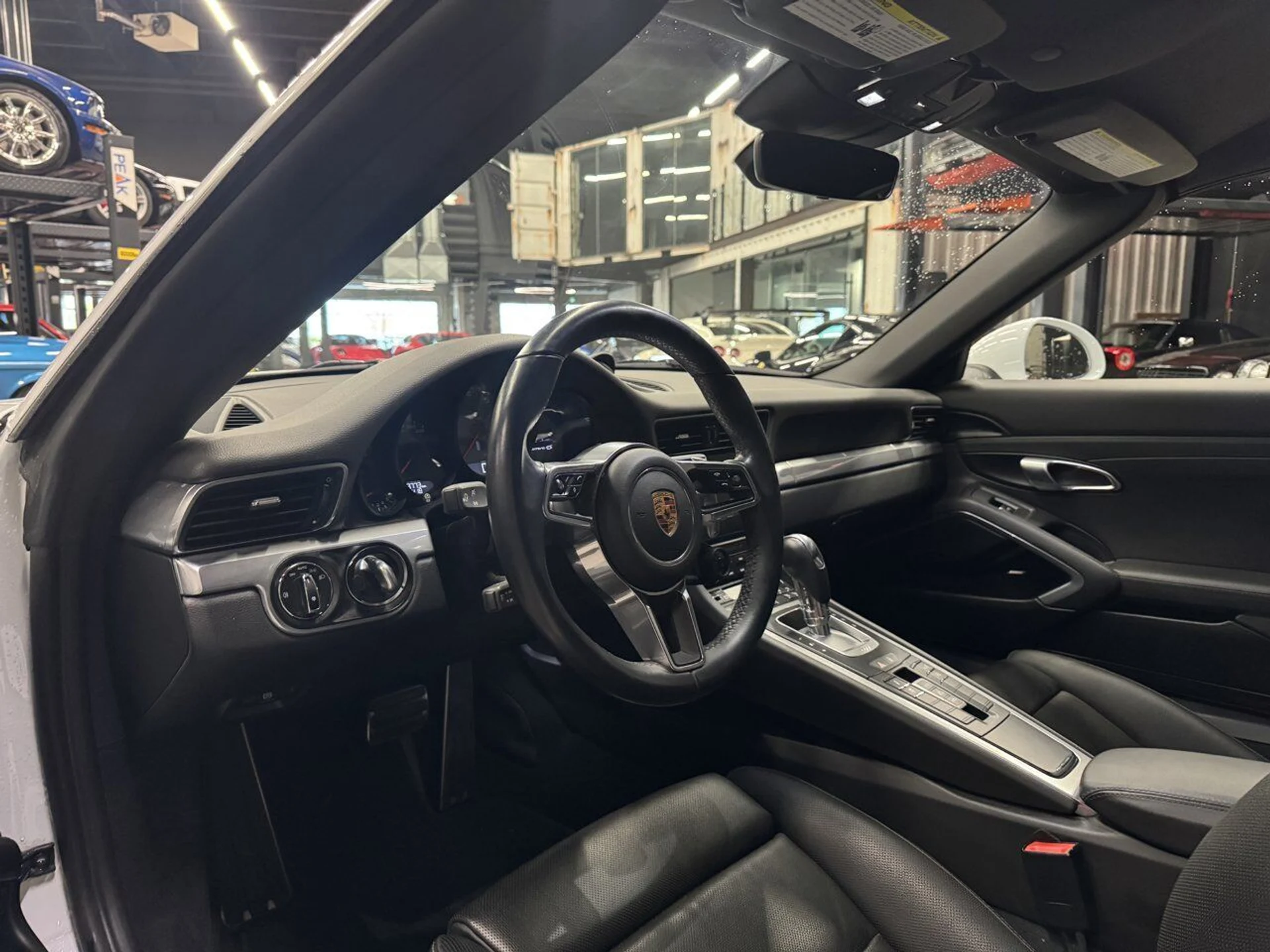 mph002_1990369193_porsche_911_2018_2b740363c5