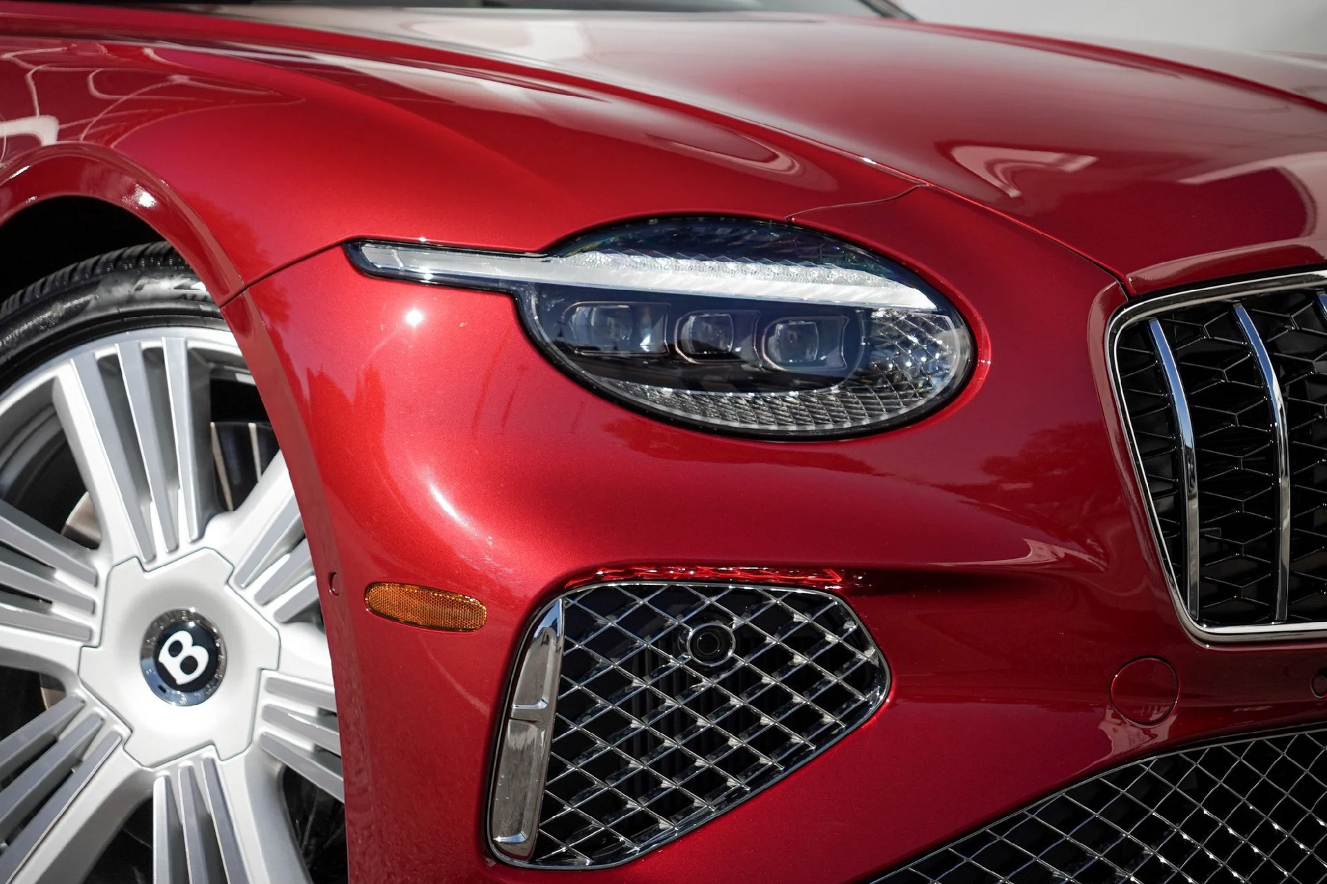 mph002_1992151097_Hi_Tech_Luxury_Imports_LLC_SCBCP_2_ZG_7_TC_025259_image_2_5109bcb380