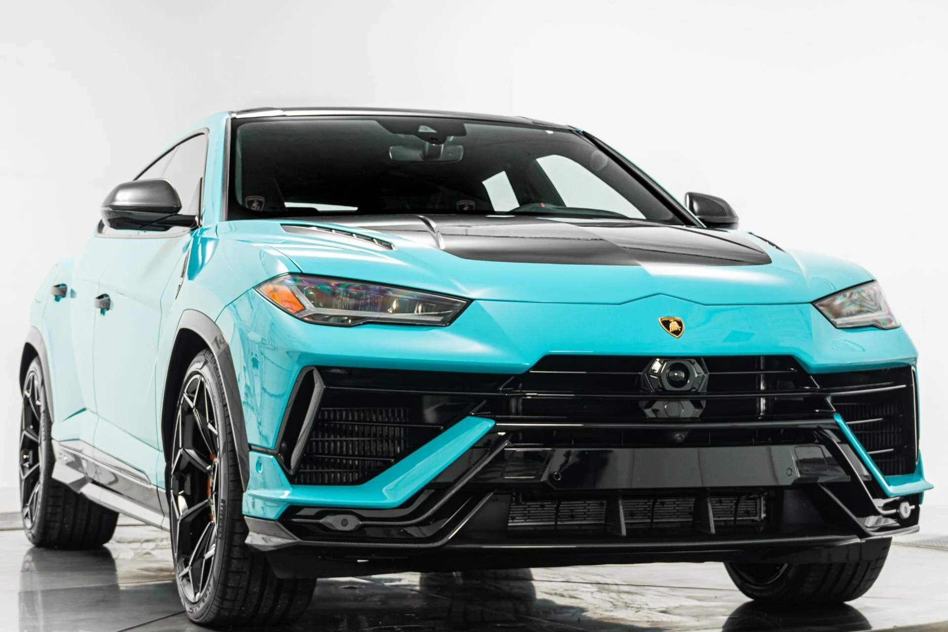 mph002_1992514822_Used_2024_Lamborghini_Urus_Performante_Ad_Pesonam_Color_Very_Low_Miles_1780696041_c6045866b0