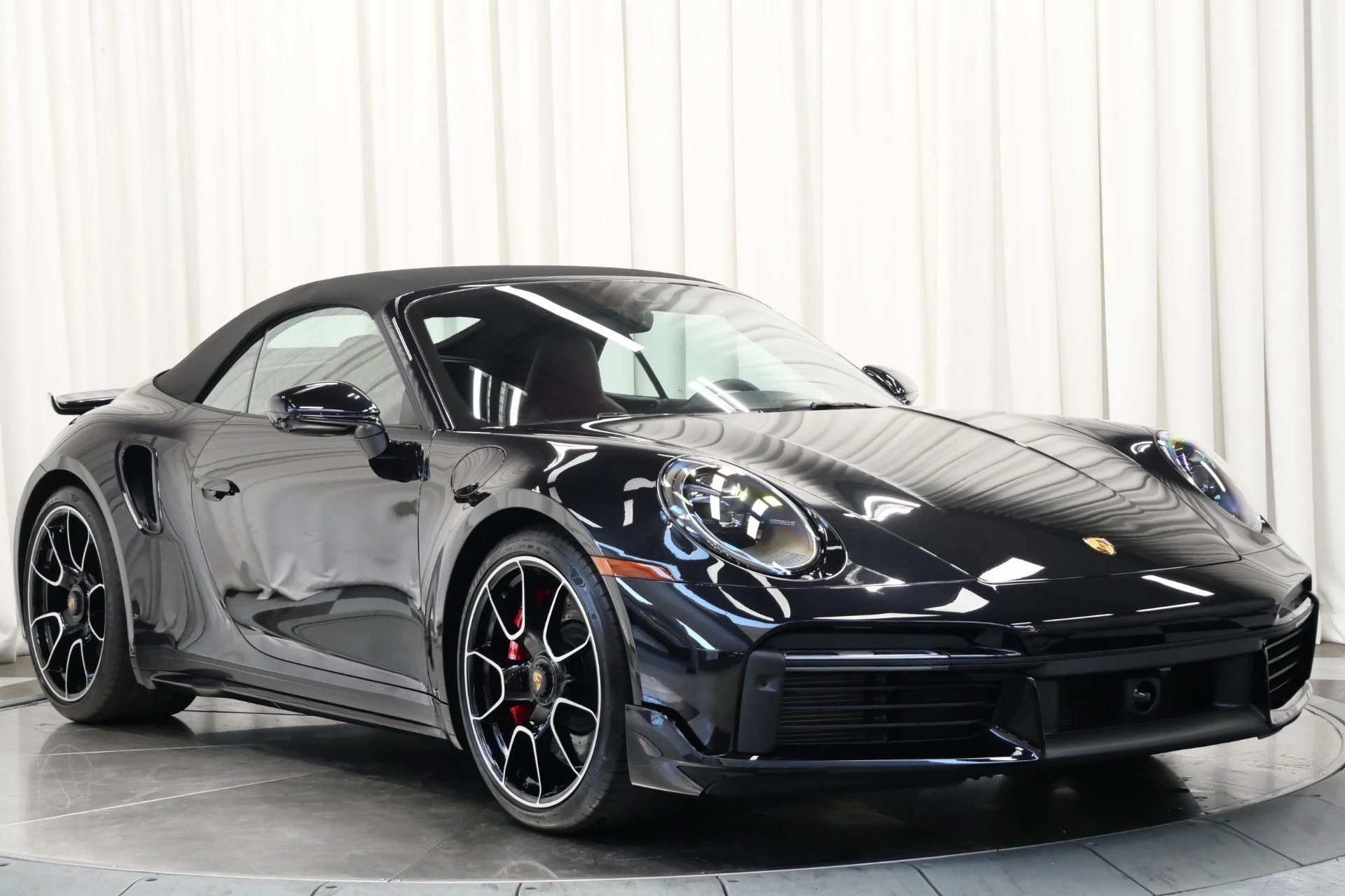 mph002_1997719719_Used_2024_Porsche_911_Turbo_Cabriolet_1755711683_34da63bb6e