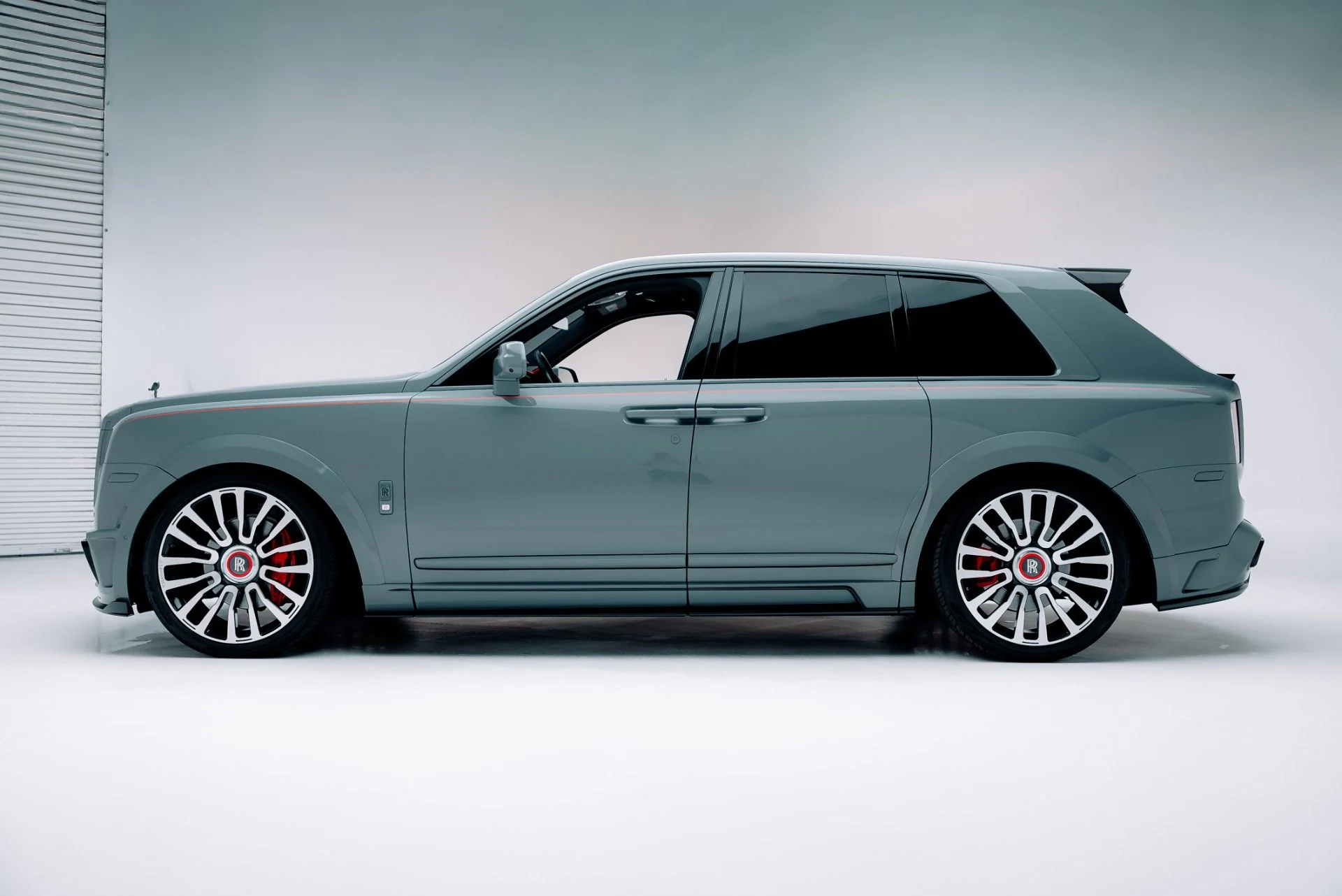 mph002_200016050_Used_2020_Rolls_Royce_Cullinan_1764611808_742fd7a9c3