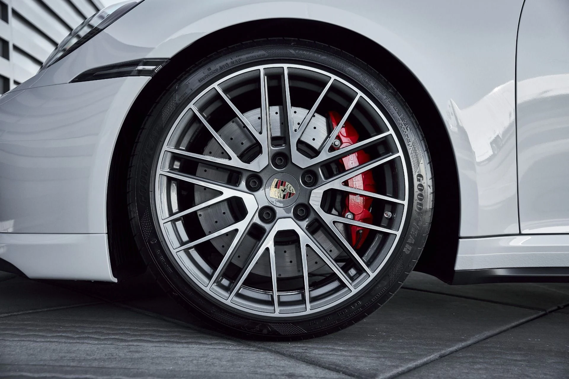 mph002_2011321068_Used_2024_Porsche_911_Turbo_1768616319_aaff28859e