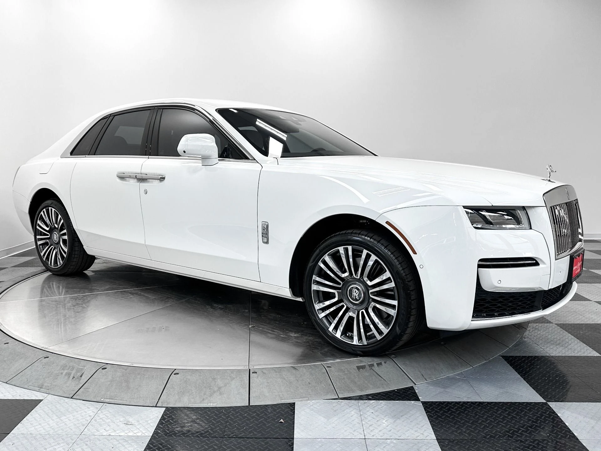 mph002_2017799583_Used_2021_Rolls_Royce_Ghost_The_GHOST_Package_Bespoke_Audio_Rear_Seat_Entertainment_1772048409_dd2a958712