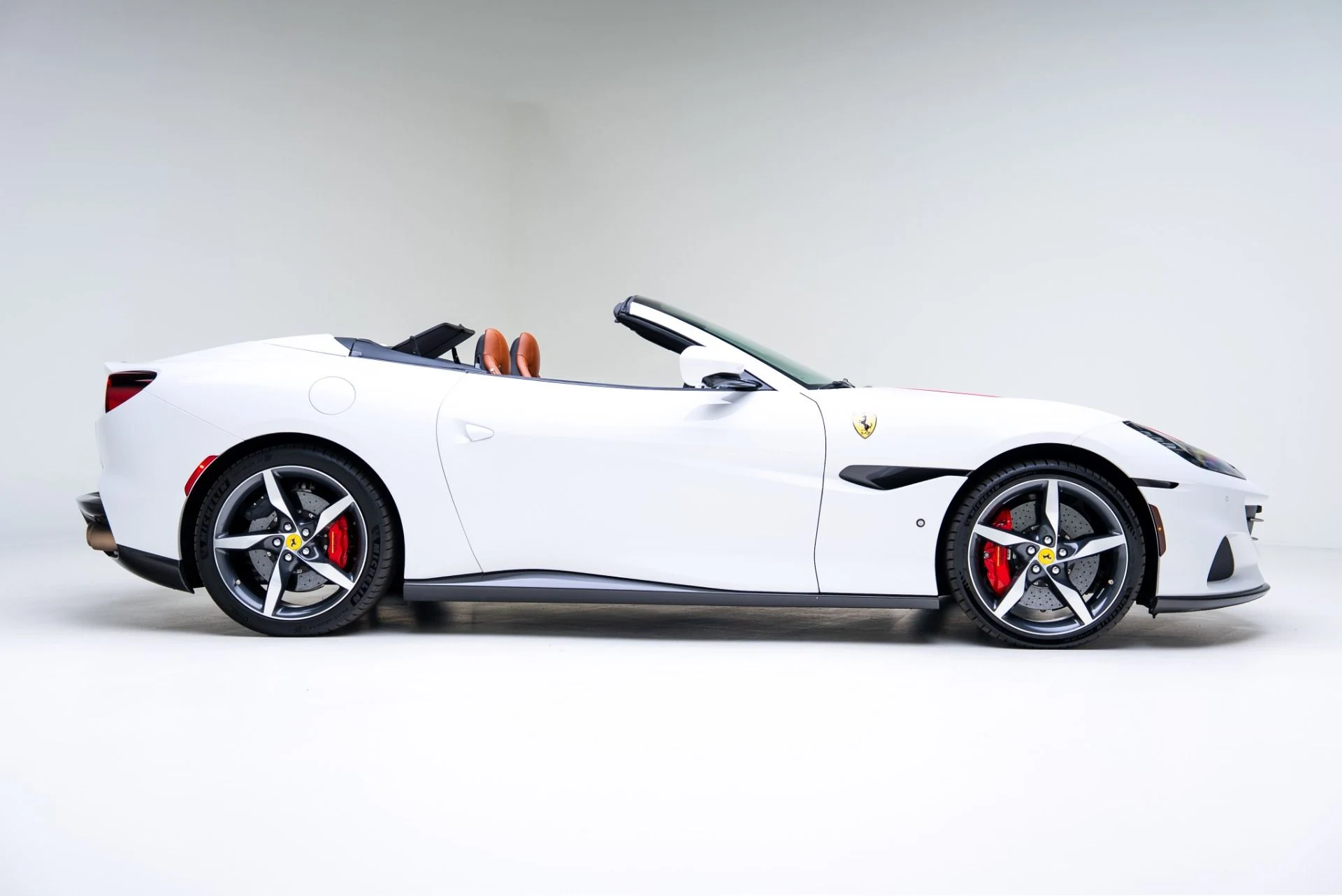mph002_2029343230_Used_2022_Ferrari_Portofino_M_1769556173_a5bf96d582