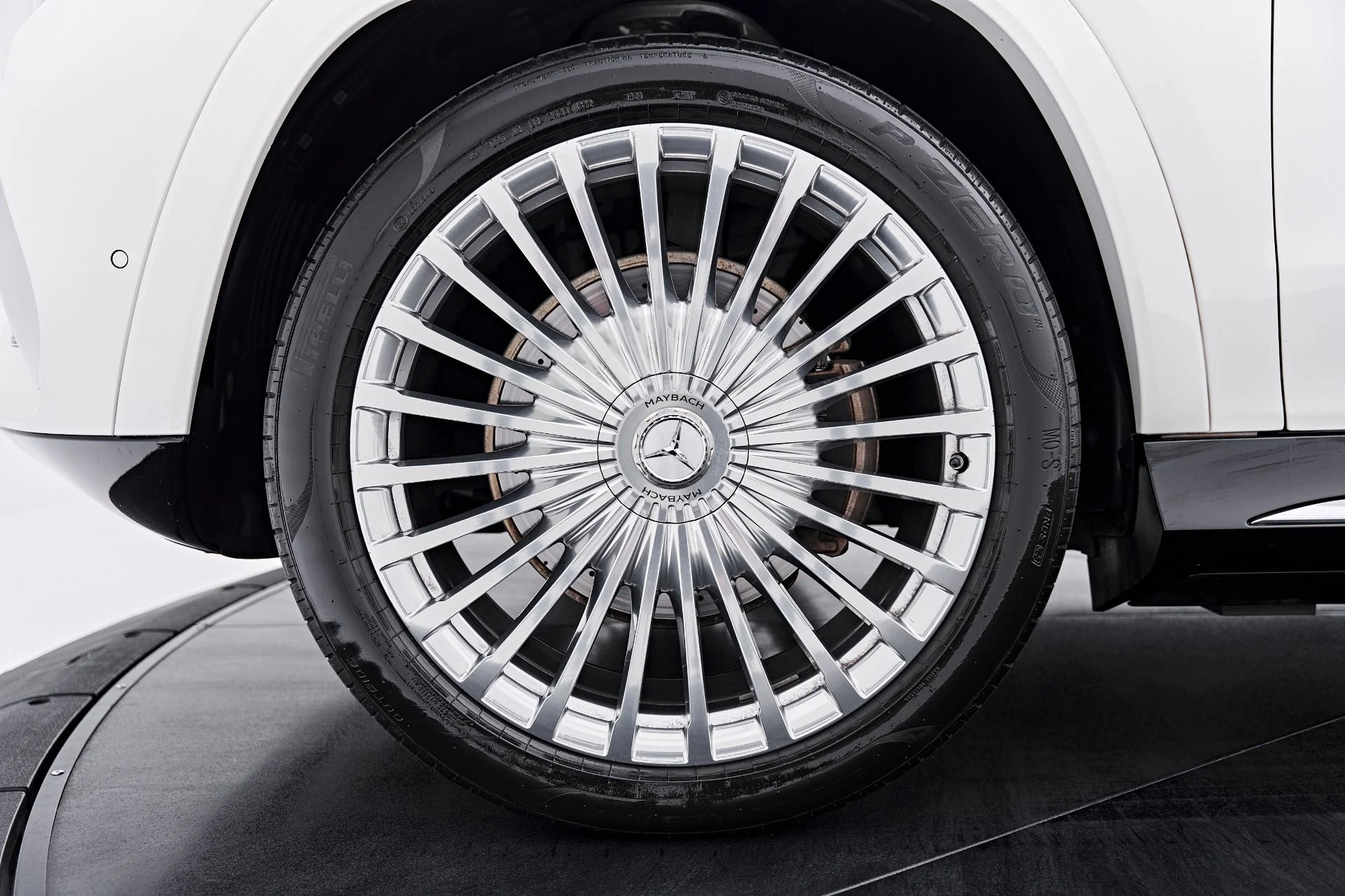 mph002_2029493180_Used_2023_Mercedes_Benz_GLS_Maybach_GLS_600_1789174444_96f10474a1