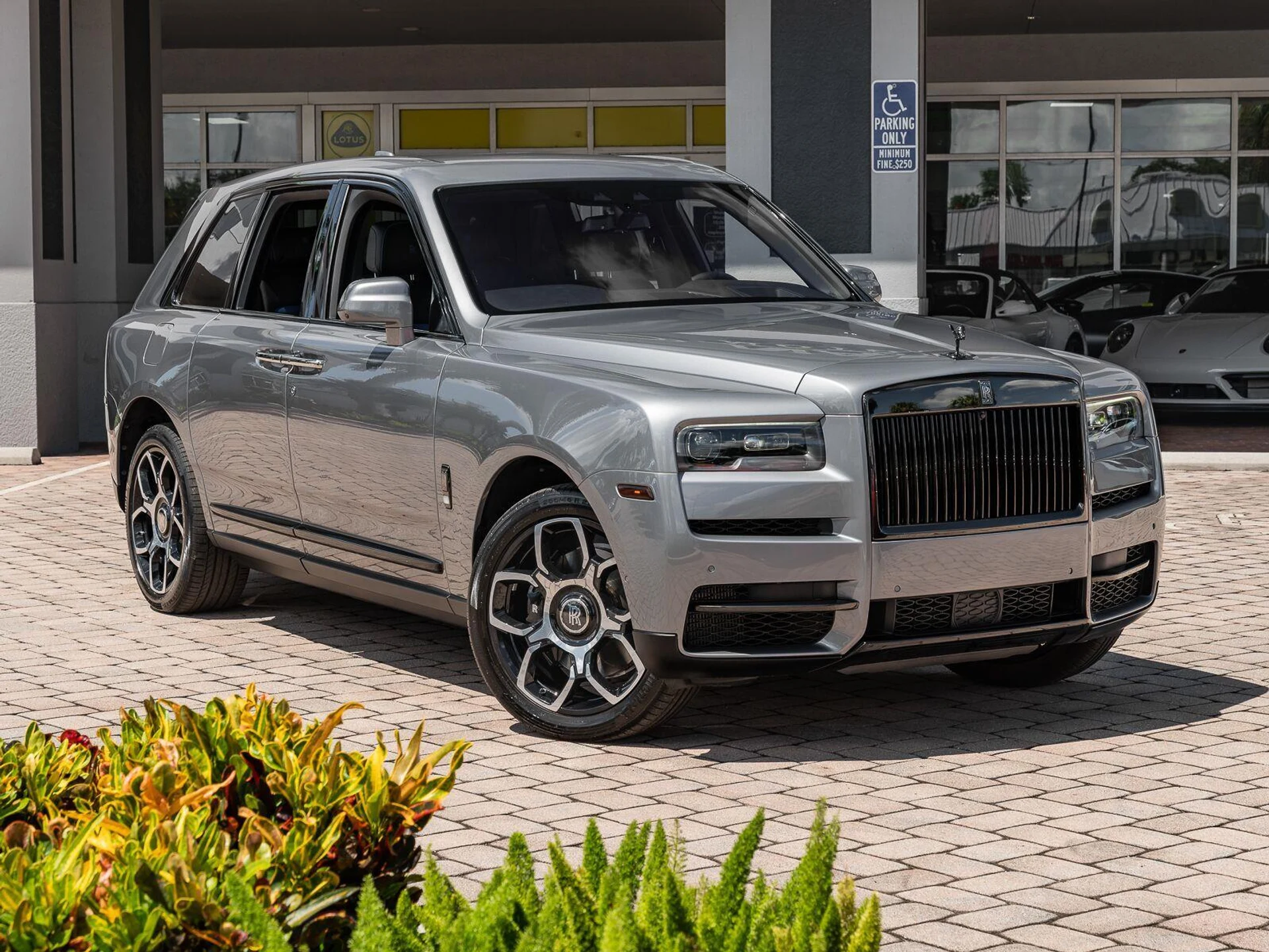 mph002_2029980967_Used_2022_Rolls_Royce_Cullinan_Black_Badge_1789488476_ba7aaddeae