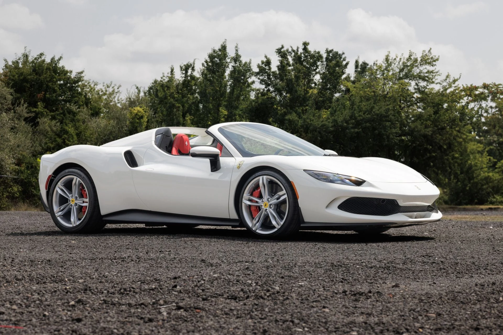mph002_2034893185_Used_2025_Ferrari_296_GTS_1755544147_ae74d3d698