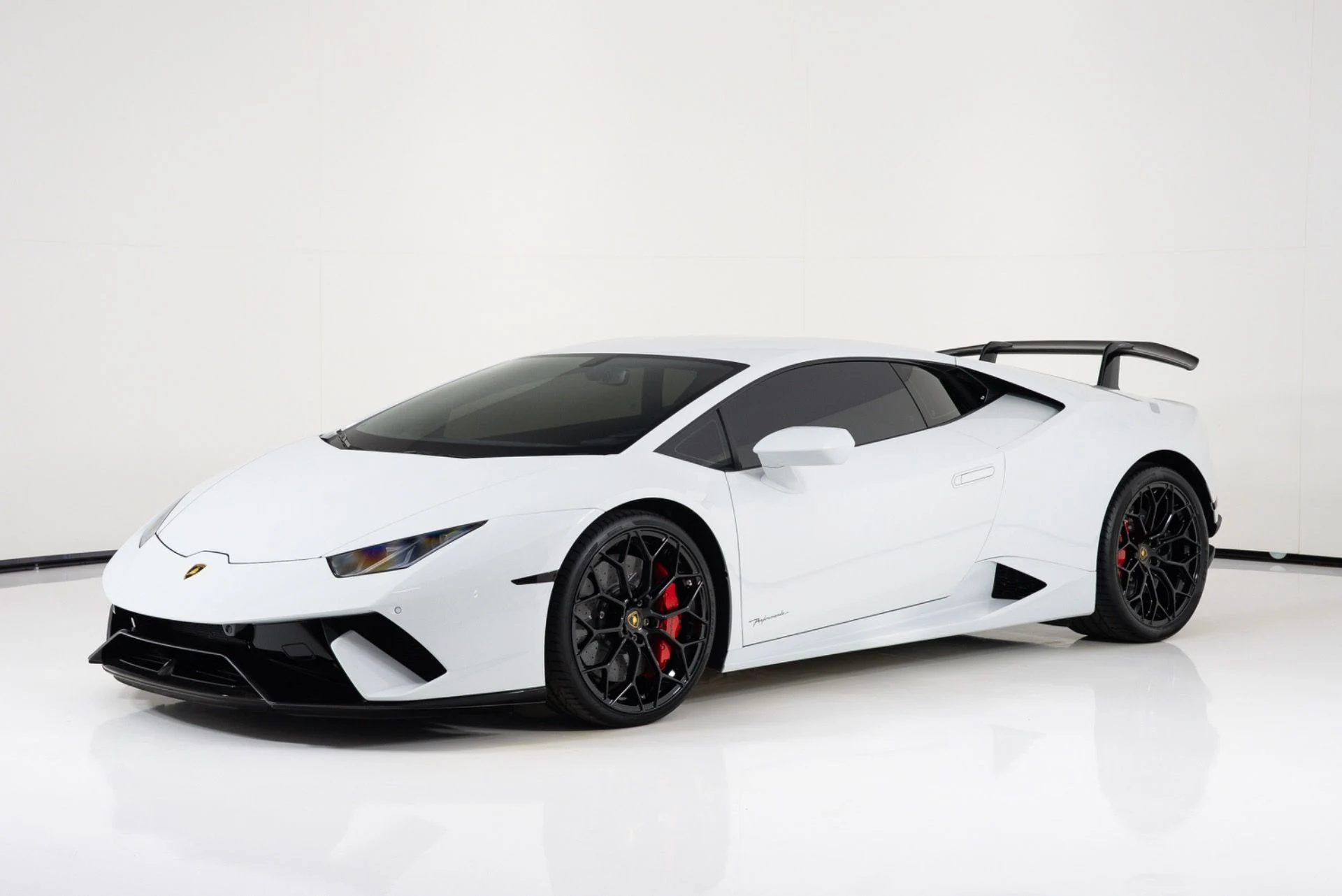 mph002_2040256567_Used_2018_Lamborghini_Huracan_Performante_1781123535_383c52286a