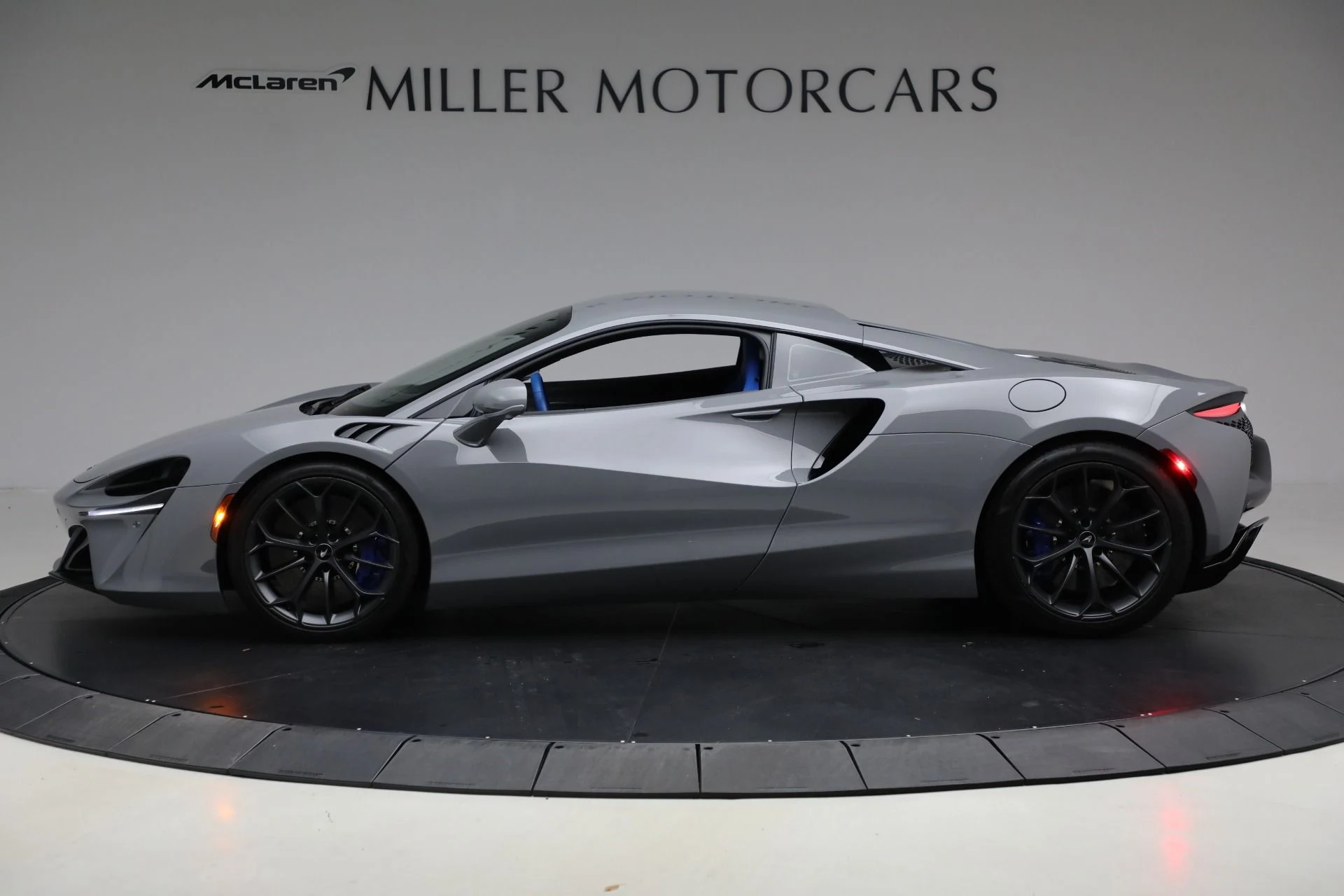 mph002_2045324030_Used_2023_Mc_Laren_Artura_aa27716996