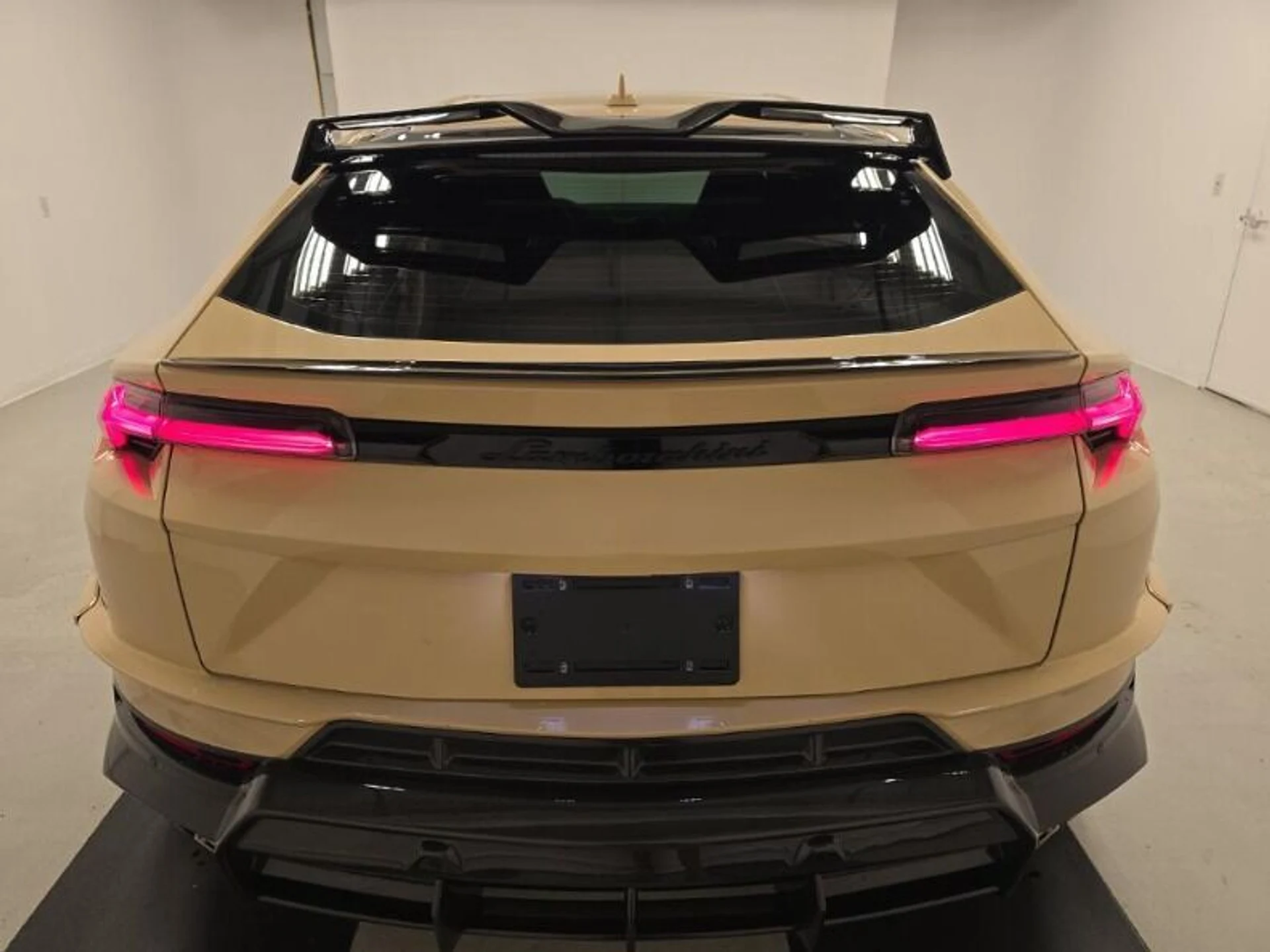 mph002_2049080017_2c2d6c1bb8e15cca4598331531751d1d_3806a44d02