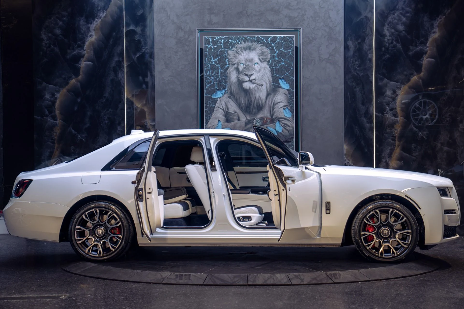 mph002_2050907921_Used_2022_Rolls_Royce_Black_Badge_Ghost_Rear_Theater_and_Trays_Full_Carbon_Interior_Package_1790797785_61695f08ff