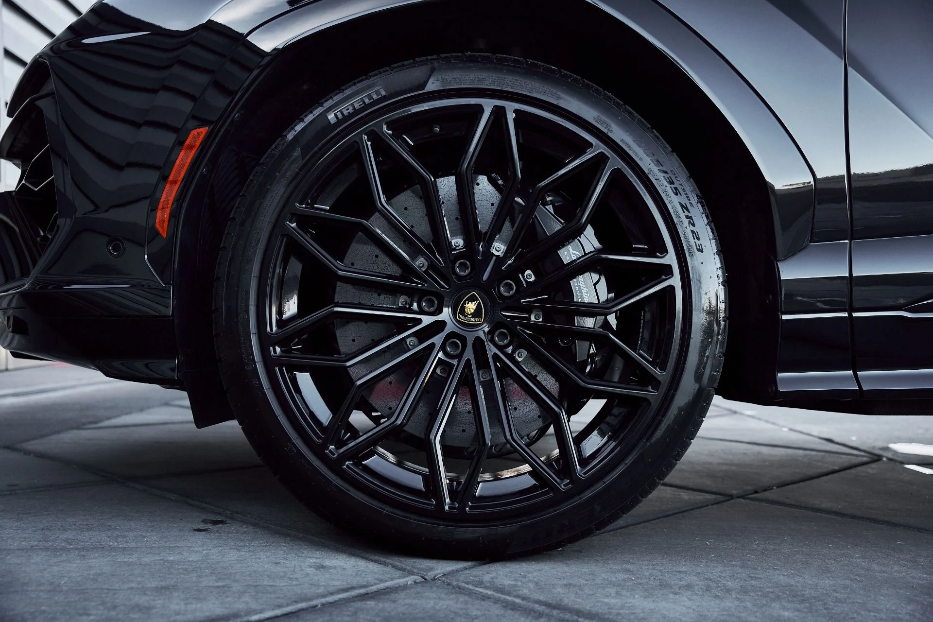 mph002_2051503497_Used_2025_Lamborghini_Urus_SE_1767720824_e2e7d0f469