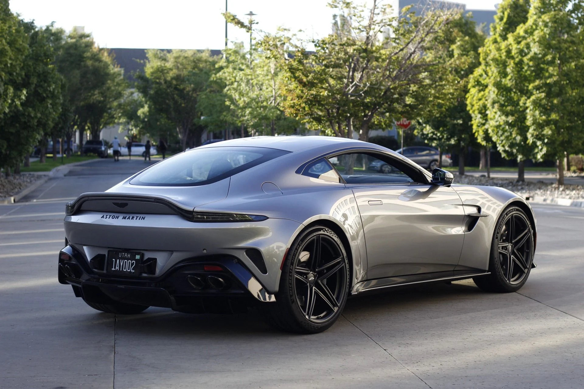 mph002_2073165814_Used_2025_Aston_Martin_Vantage_1788306646_d9b7e69f71