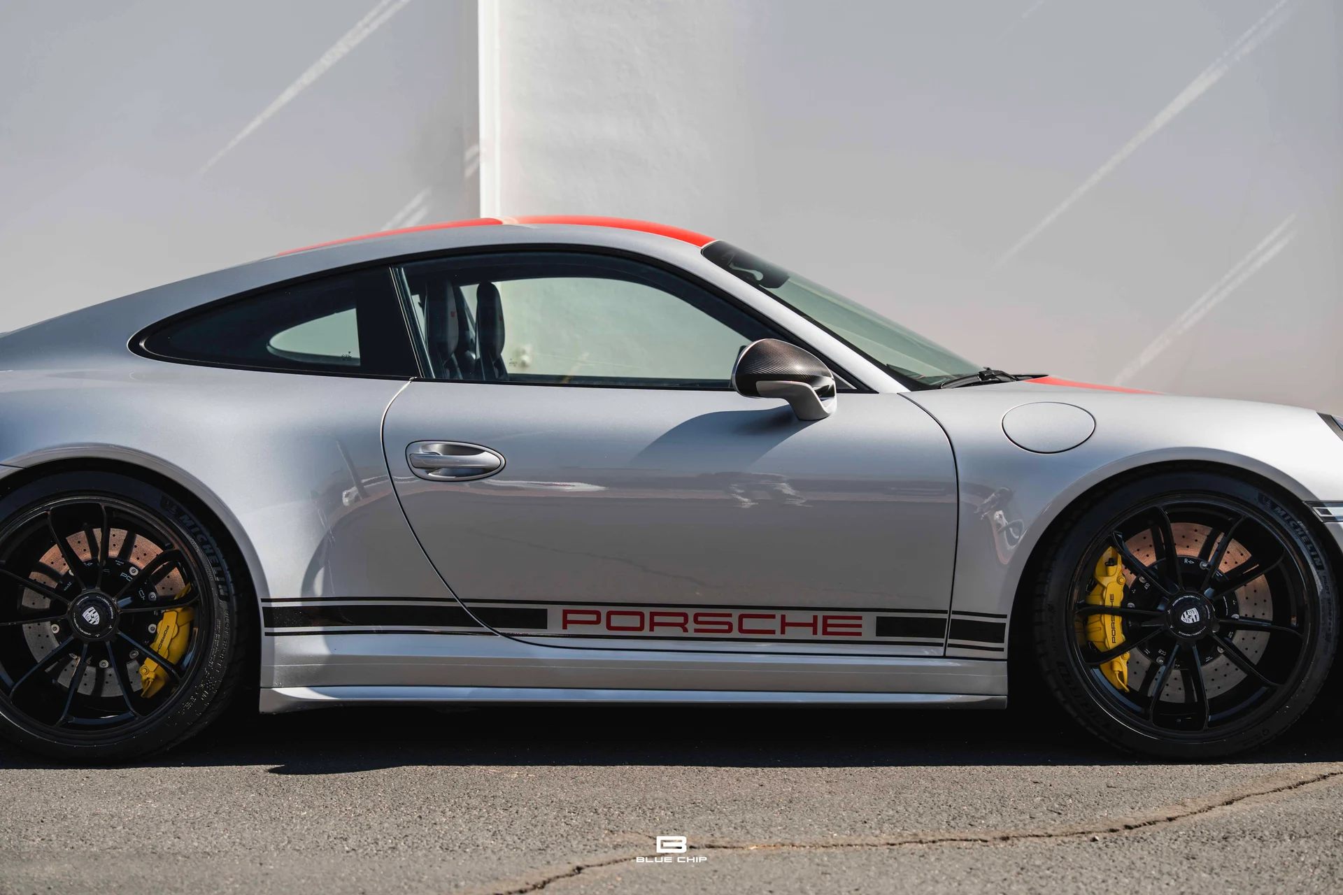 mph002_2075986826_6a2c7e060371eb3393433dce_2016_Porsche_911_R_03_7999d14c1d