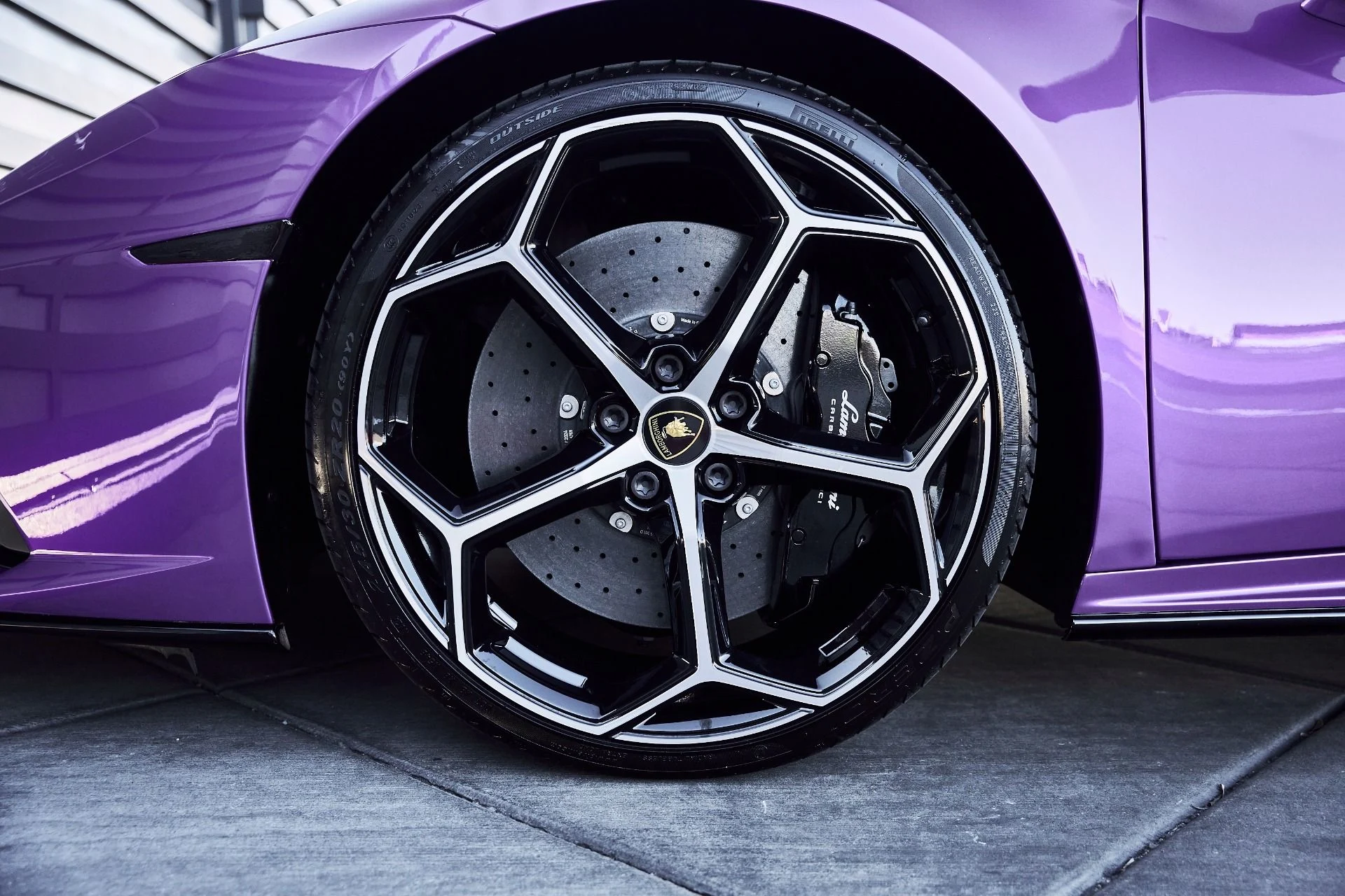 mph002_2076127782_Used_2024_Lamborghini_Huracan_EVO_Base_1774744481_eed8fb3691