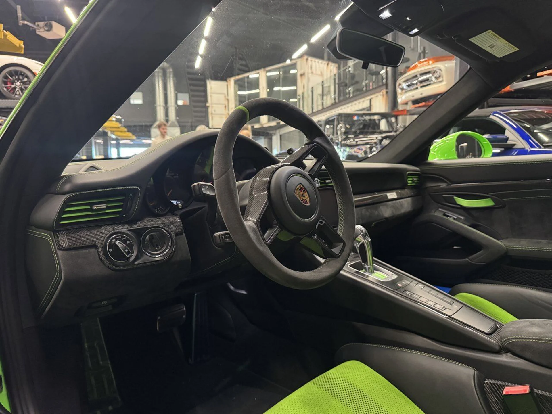 mph002_2081293060_porsche_911_2019_fd033b9d81