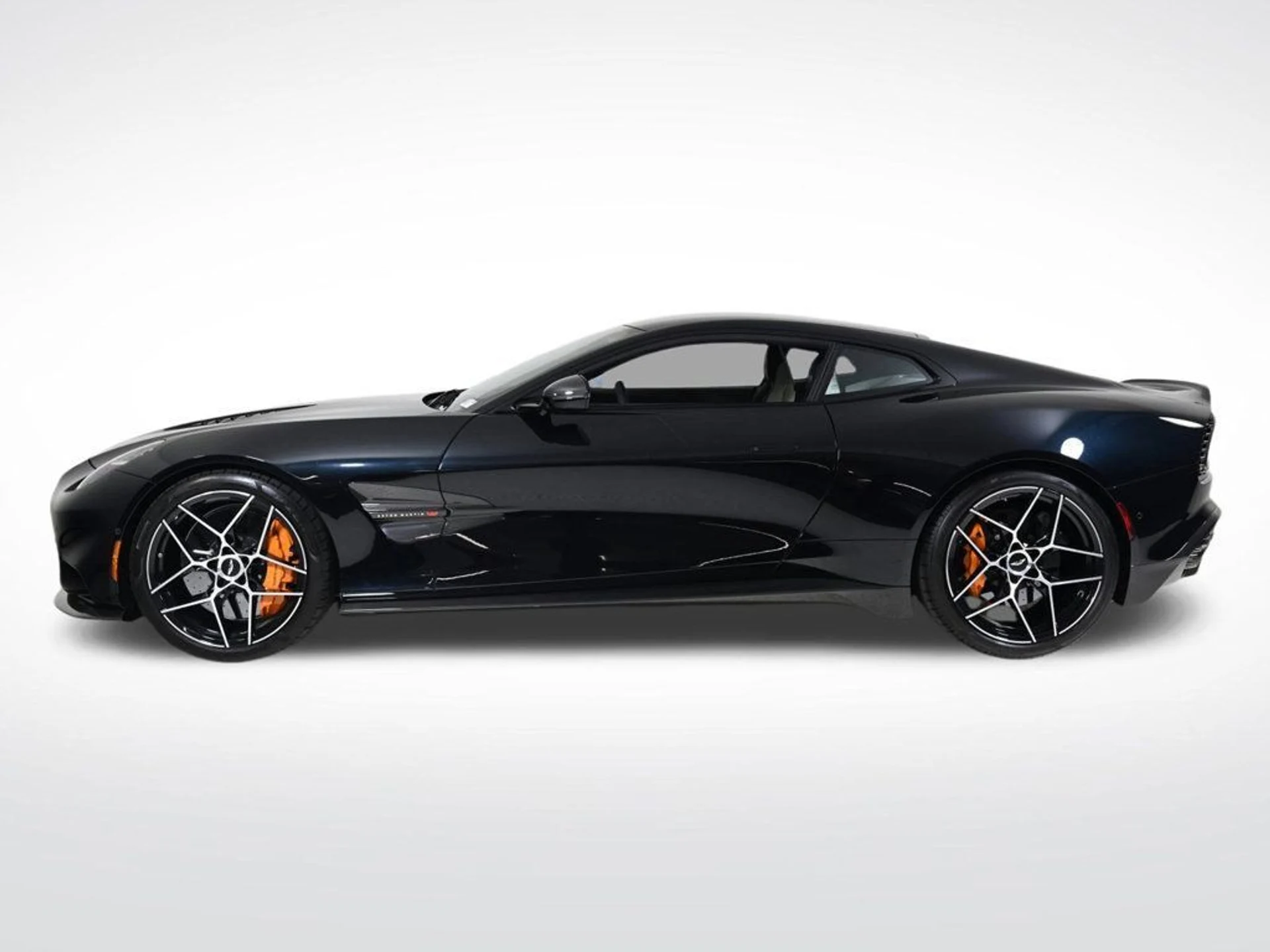 mph002_2082664773_new_2025_aston_martin_vanquish_coupe_11350_22854857_2_1024_f6491e215f