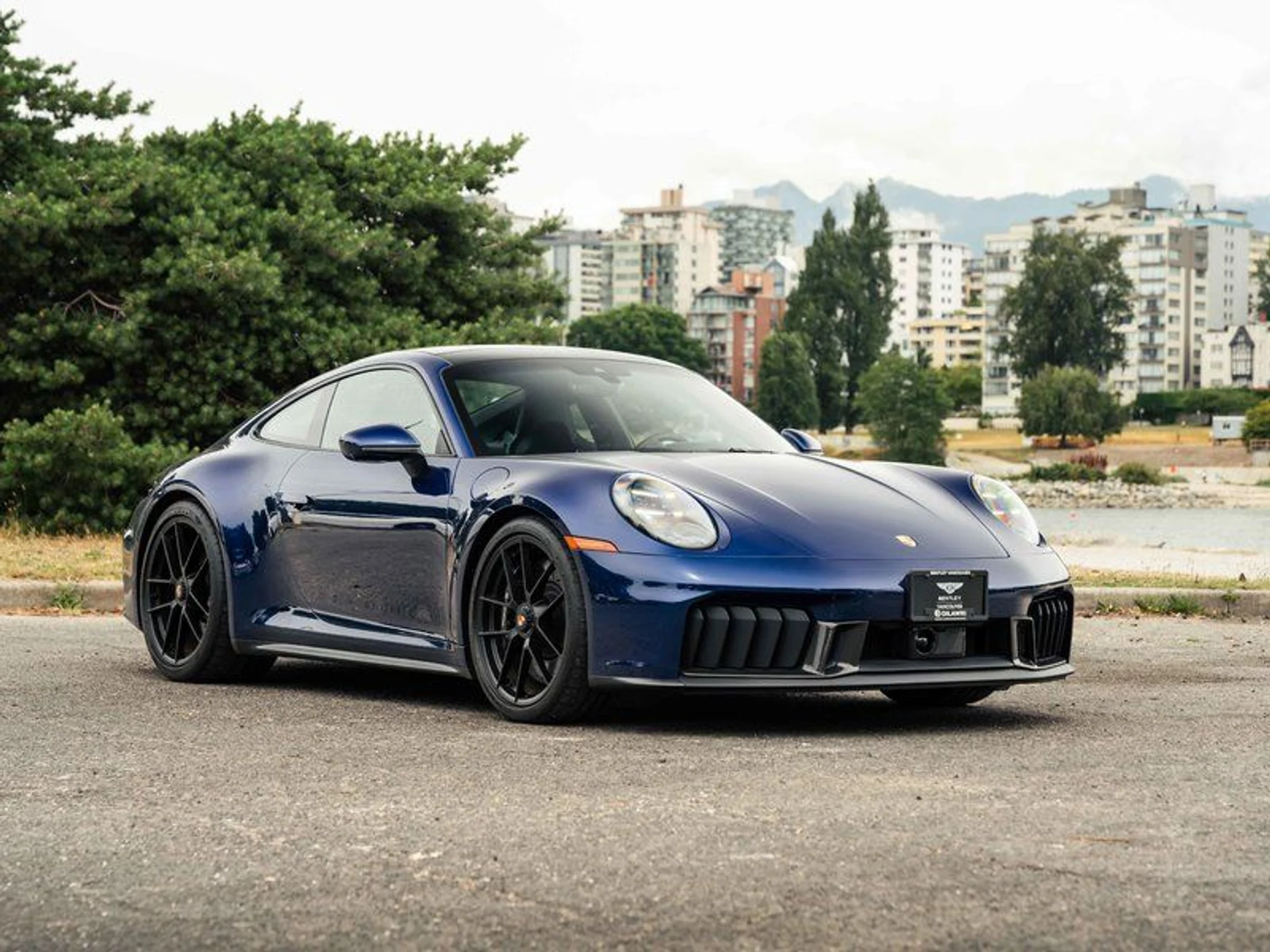 mph002_2083688654_38706254_04764_2025_porsche_911_003_378efa578c