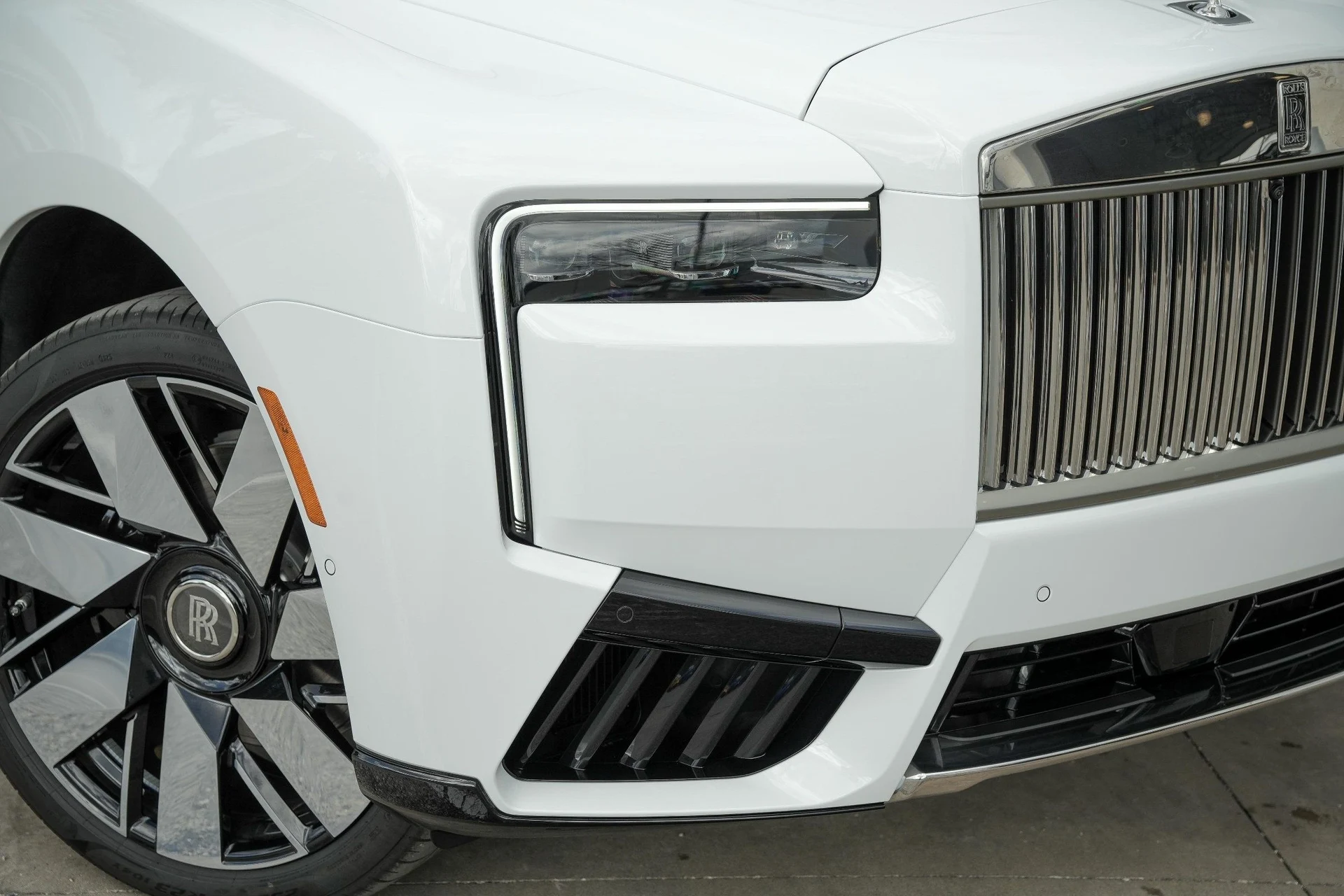 mph002_2087274182_Hi_Tech_Luxury_Imports_LLC_SLA_13_HA_05_TU_234101_image_2_2eb6cd51a2