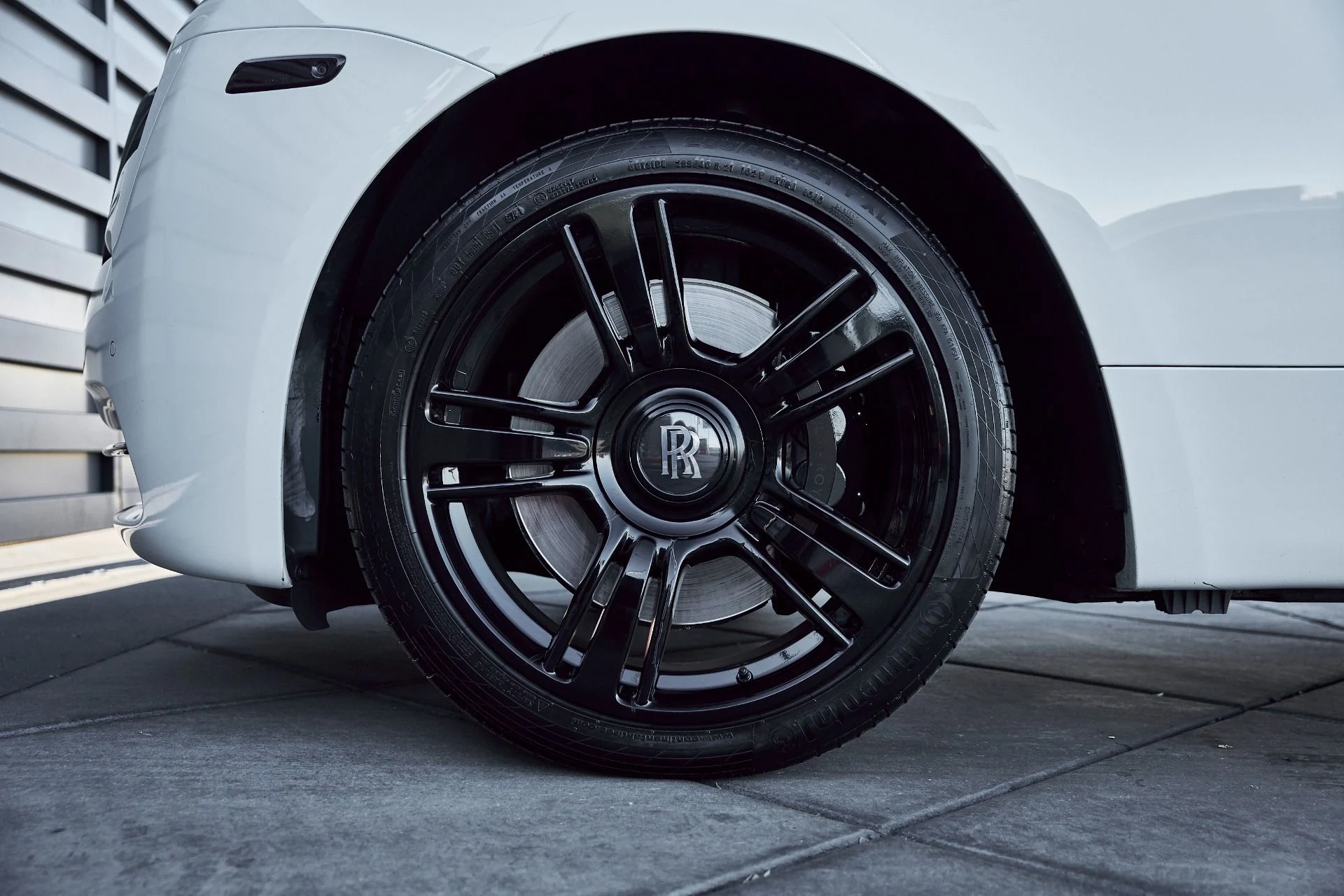 mph002_2088201299_Used_2015_Rolls_Royce_Wraith_Base_1767063479_9bdf48d2f6