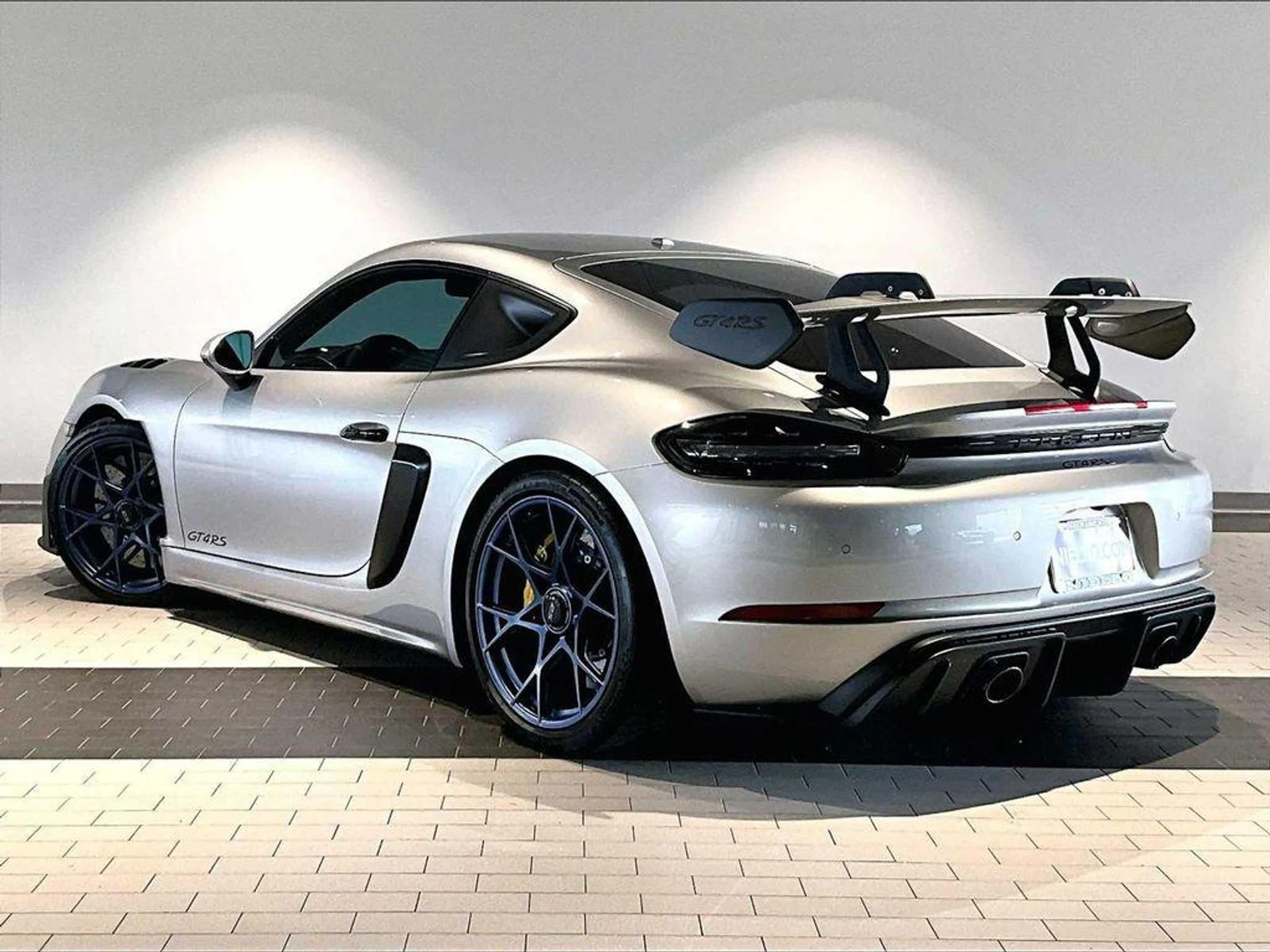 mph002_2092103256_O_Gz5e2_P_De_Un2x_Qu_Mt_N4_Ra1_QY_2c_945d119203