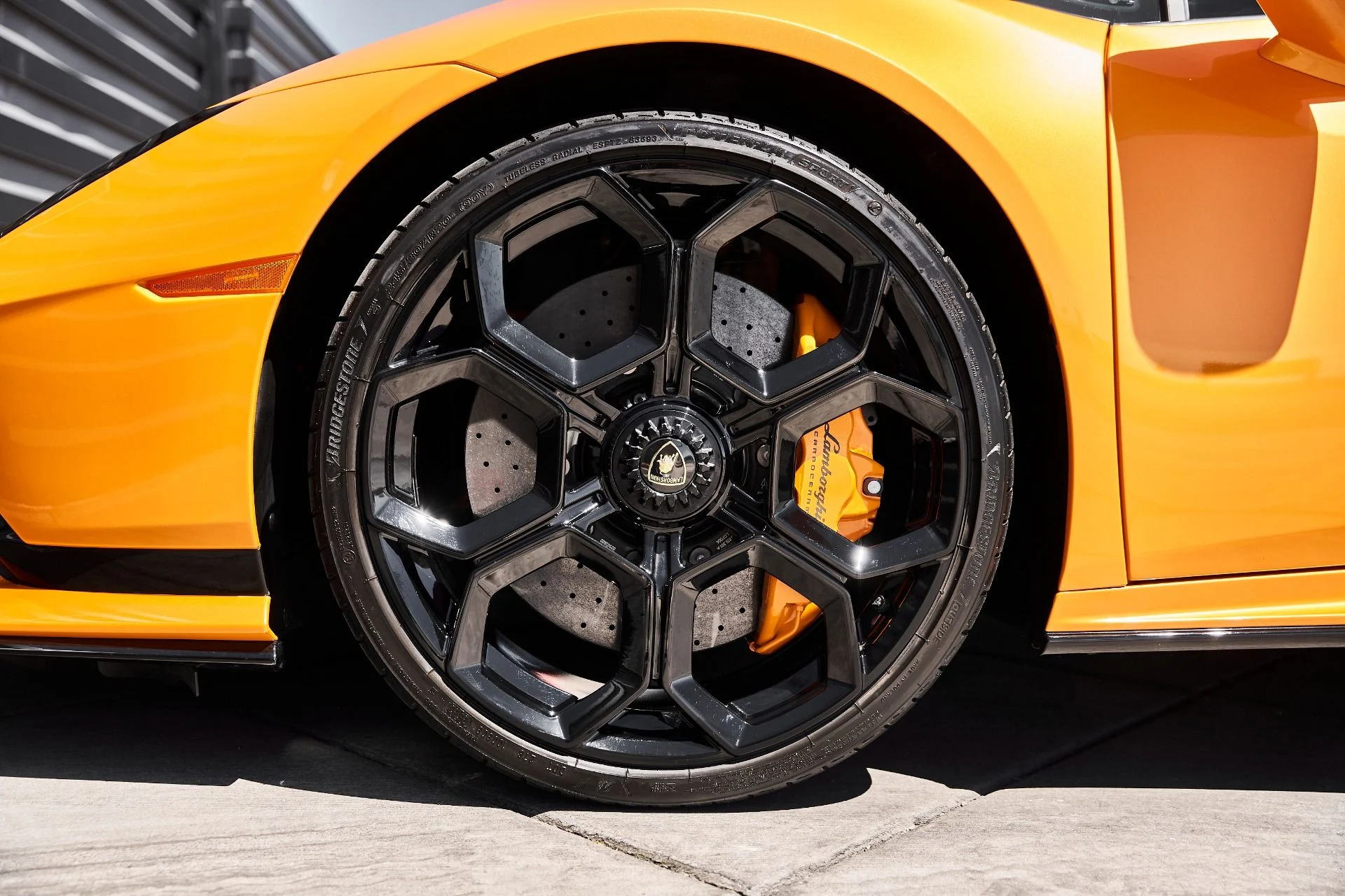 mph002_2109333136_Used_2023_Lamborghini_Huracan_Tecnica_Base_1777011561_0fe5188f4d