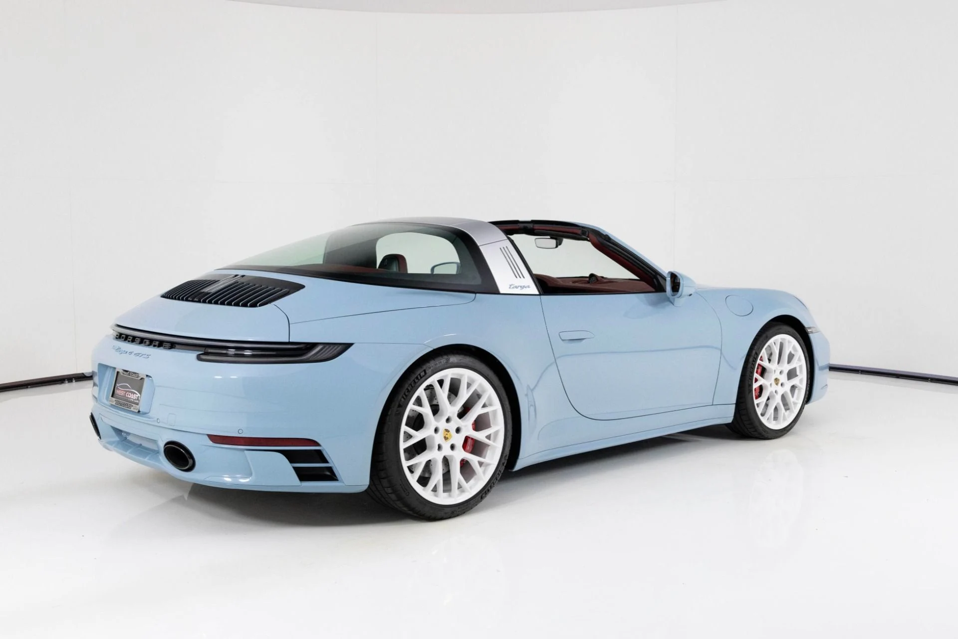 mph002_2113052177_Used_2023_Porsche_911_Targa_4_GTS_1762298415_ad9d4d4194