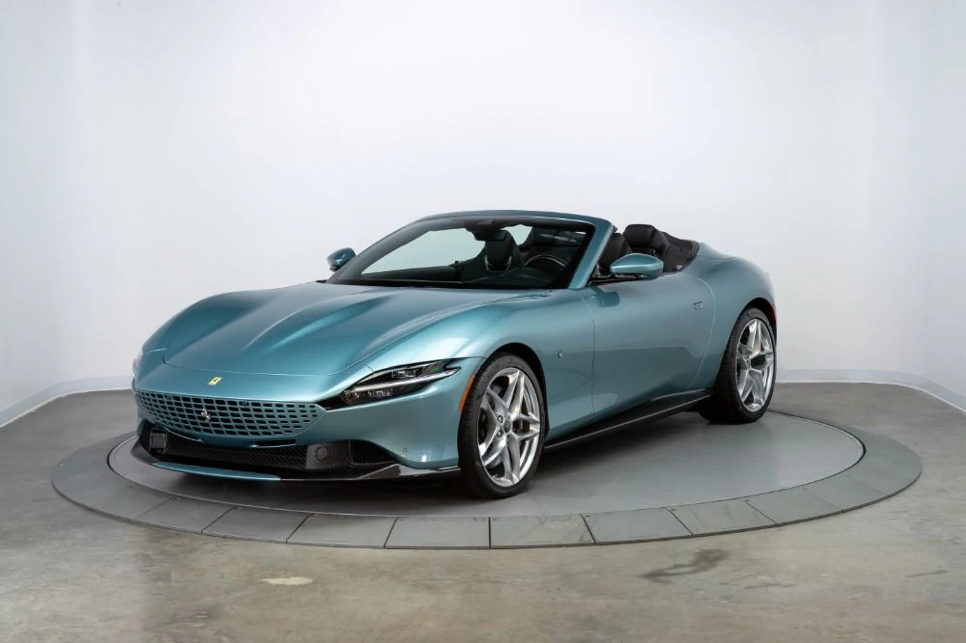 mph002_2113187931_Used_2024_Ferrari_Roma_Spider_4fb72ecd71