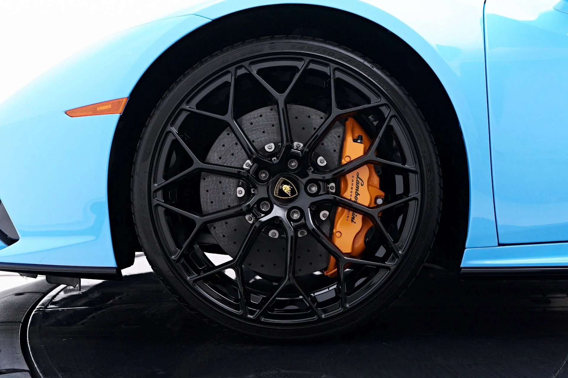 mph002_2123238179_Used_2022_Lamborghini_Huracan_EVO_Base_1755812432_64ae2a458c