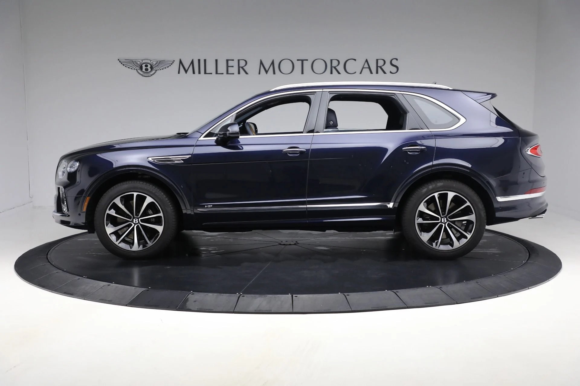 mph002_2125931968_Used_2022_Bentley_Bentayga_V8_0acde763b0