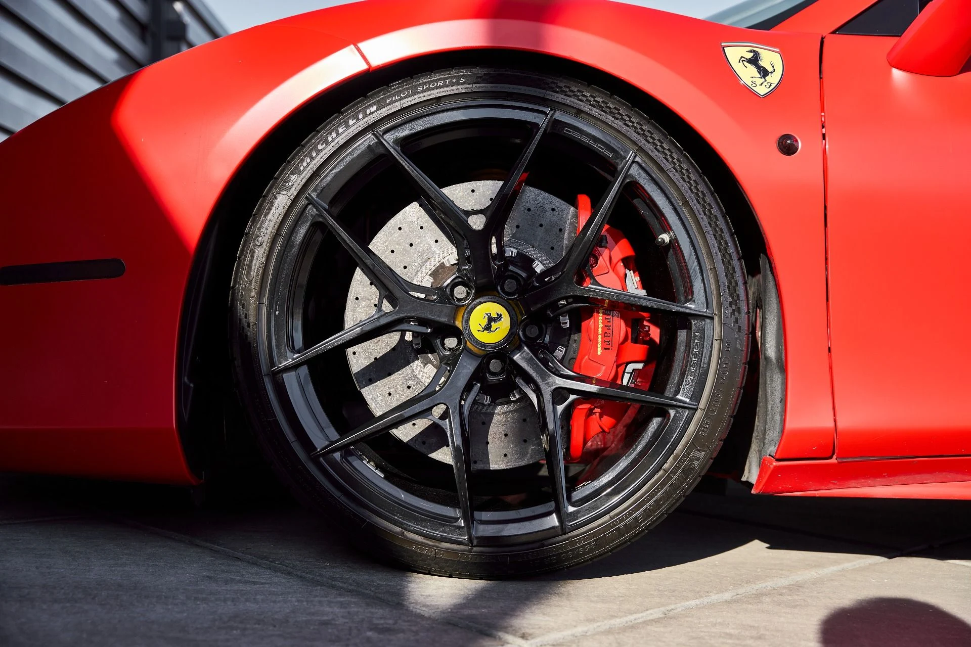 mph002_2126632682_Used_2019_Ferrari_488_Spider_Base_1766024887_66896fb965