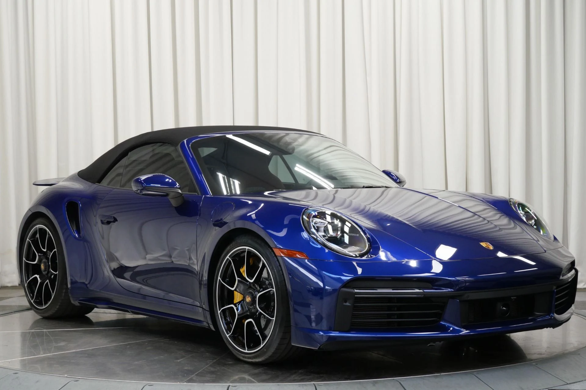 mph002_2129492566_Used_2023_Porsche_911_Turbo_S_Cabriolet_1758897815_856f88a294