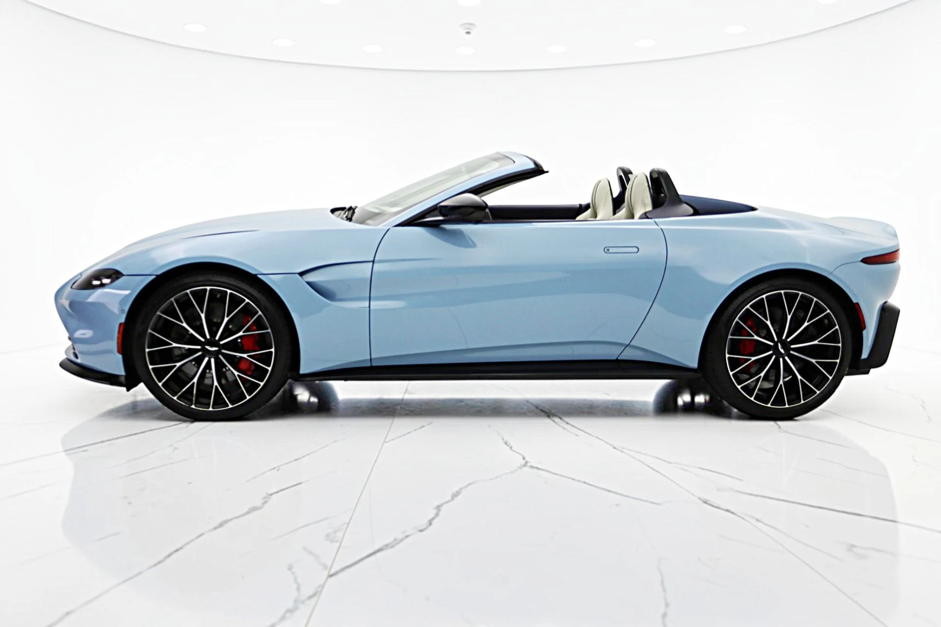 mph002_2133361345_Used_2022_Aston_Martin_Vantage_Roadster_1e075c9d8c