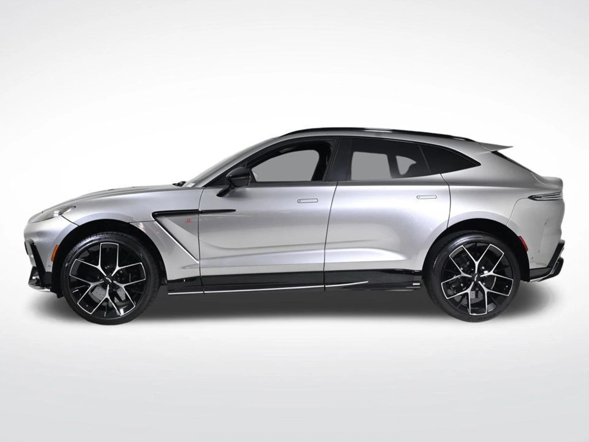 mph002_2134764431_new_2026_aston_martin_dbx_sawd_11350_22961662_2_1024_c403df1a7e