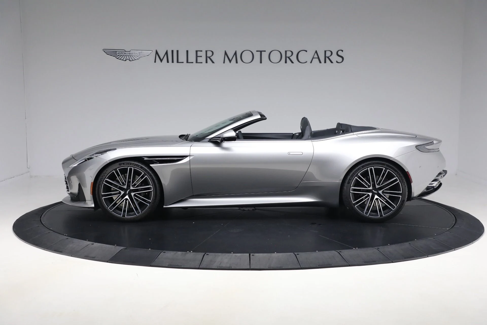 mph002_2147329579_New_2026_Aston_Martin_DB_12_Volante_36869a7ce4