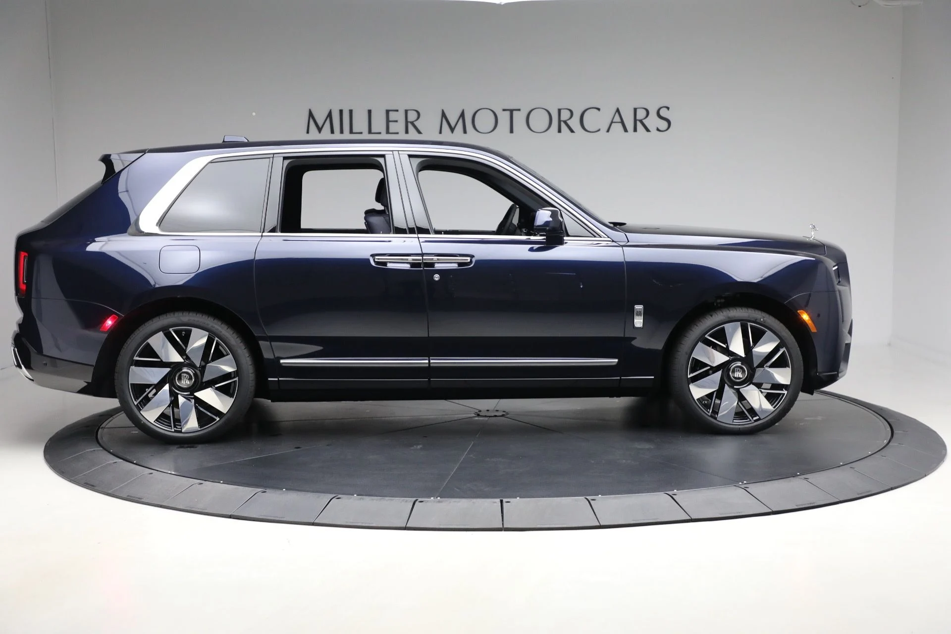 mph002_2155371207_New_2026_Rolls_Royce_Cullinan_0e3e5da247