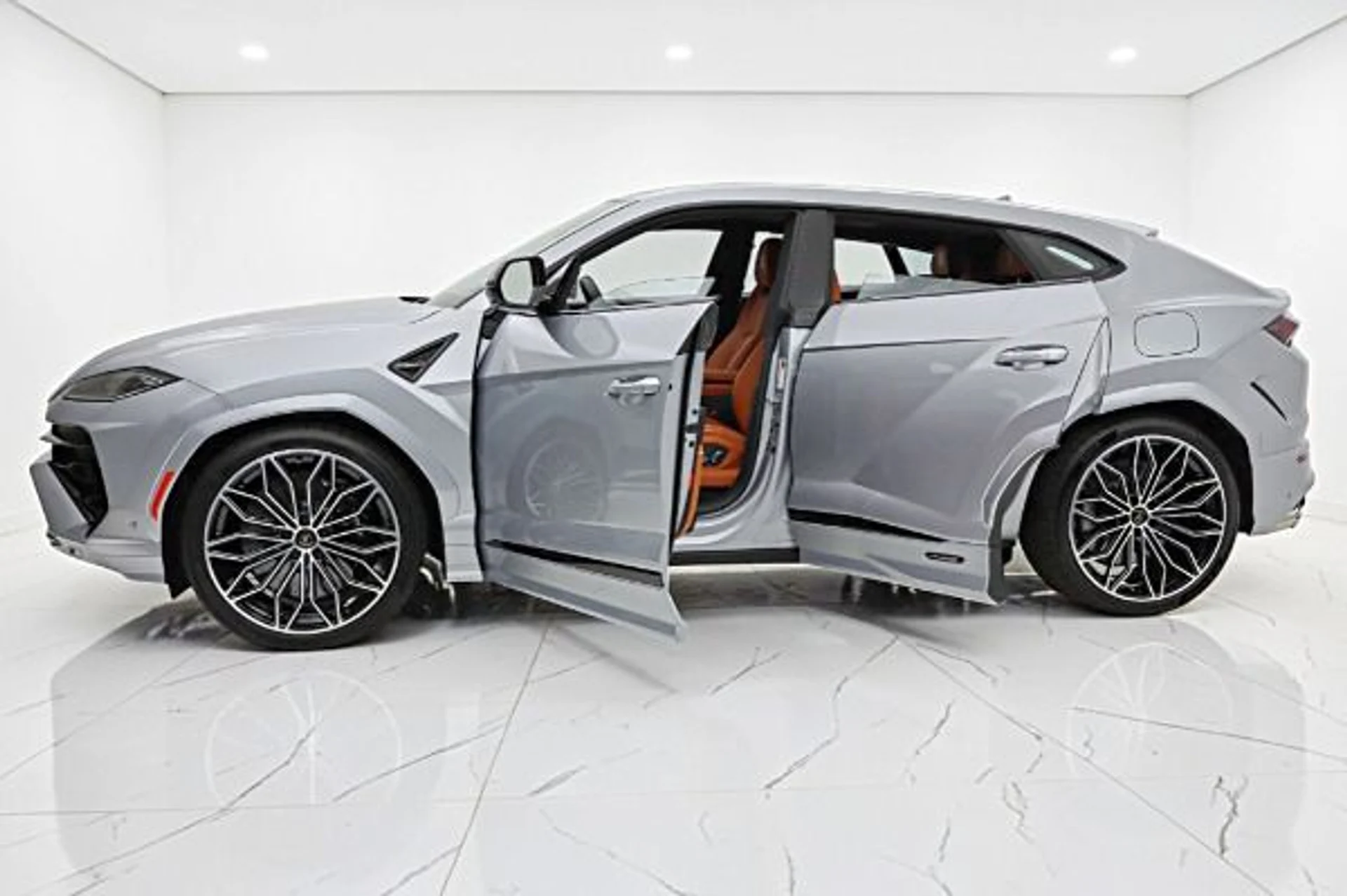 mph002_2164643141_New_2026_Lamborghini_Urus_SE_623d423059