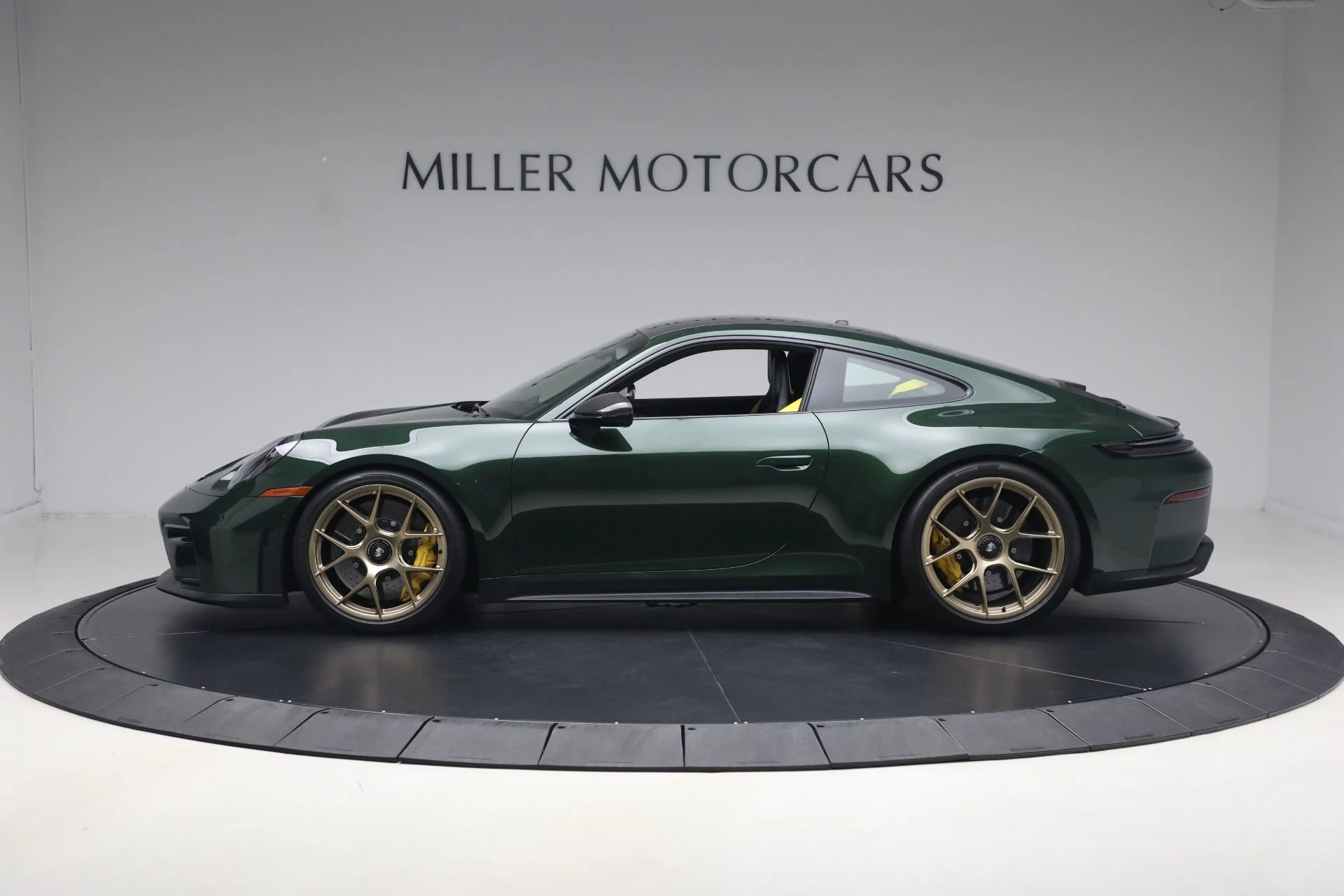 mph002_2166679988_Used_2026_Porsche_911_GT_3_Touring_1782409830_4c93791e9e