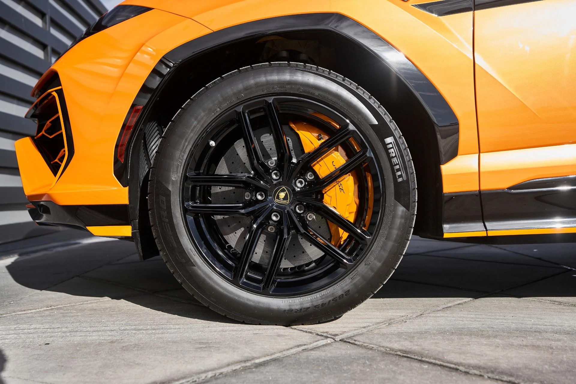 mph002_2175671276_Used_2025_Lamborghini_Urus_SE_1763676974_e5989920fb