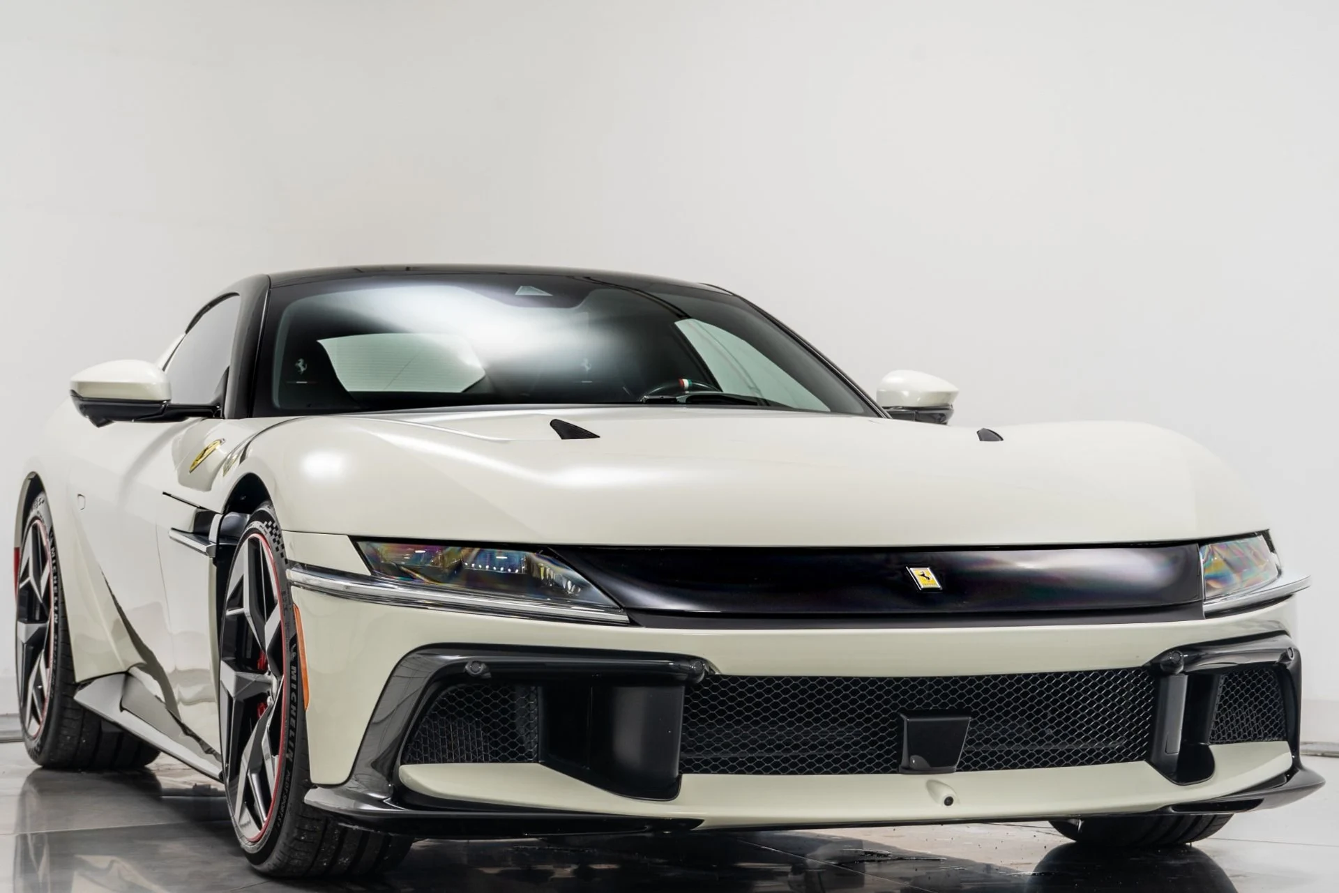 mph002_2177508223_Used_2025_Ferrari_12_Cilindri_1762195923_95cb65b90a